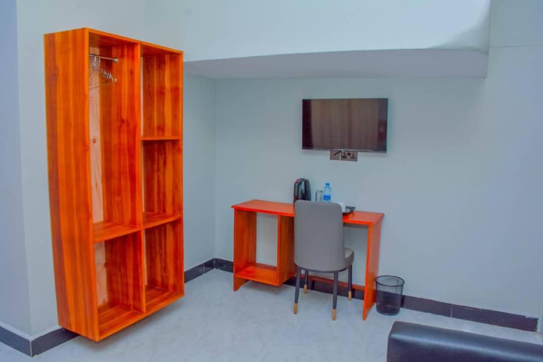 Photo 6