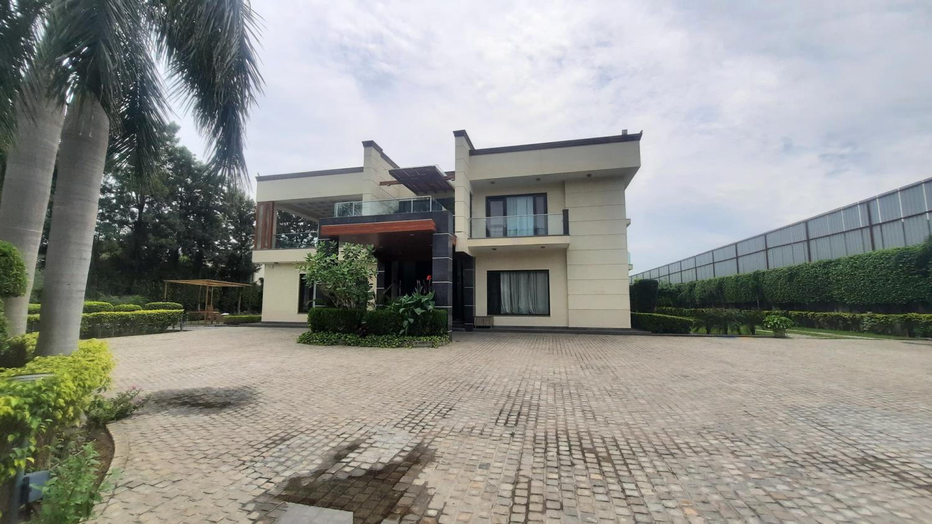 Bliss Farmstay in Chattarpur By Especial Rentals view 5