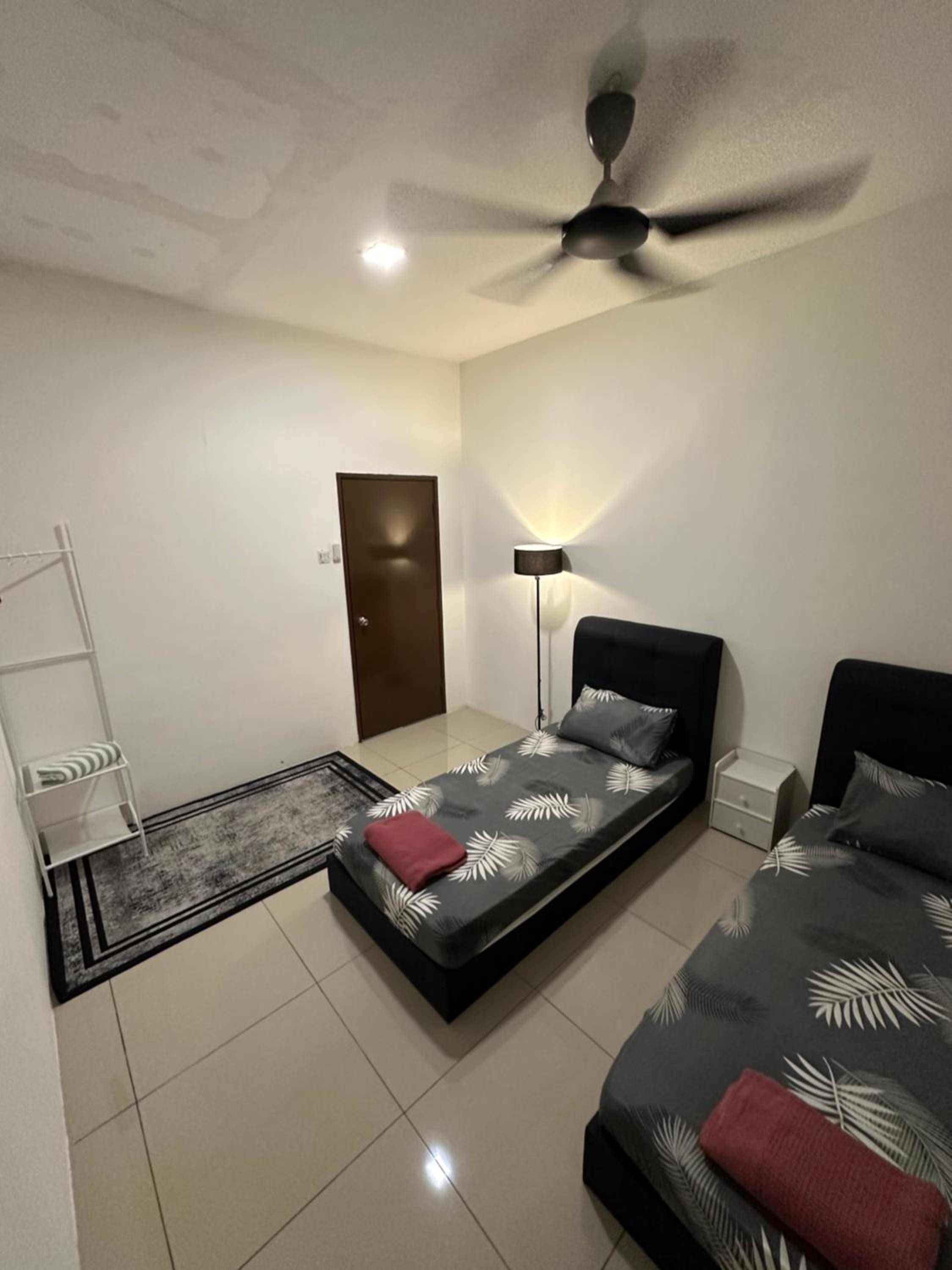 Embun Homestay Puchong SemiD 1-10Pax 6-7CarPark photo 3