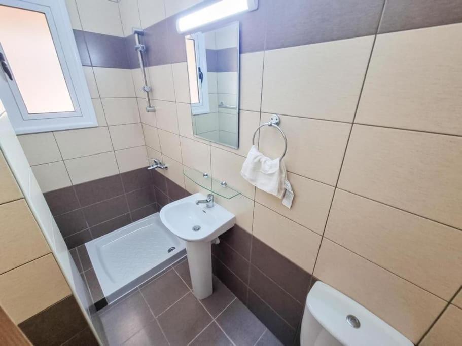 2Bedroom Apt with Communal Pool