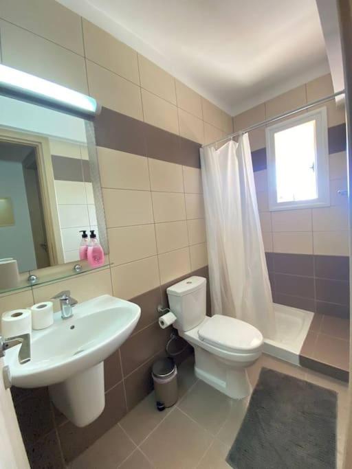 2Bedroom Apt with Communal Pool