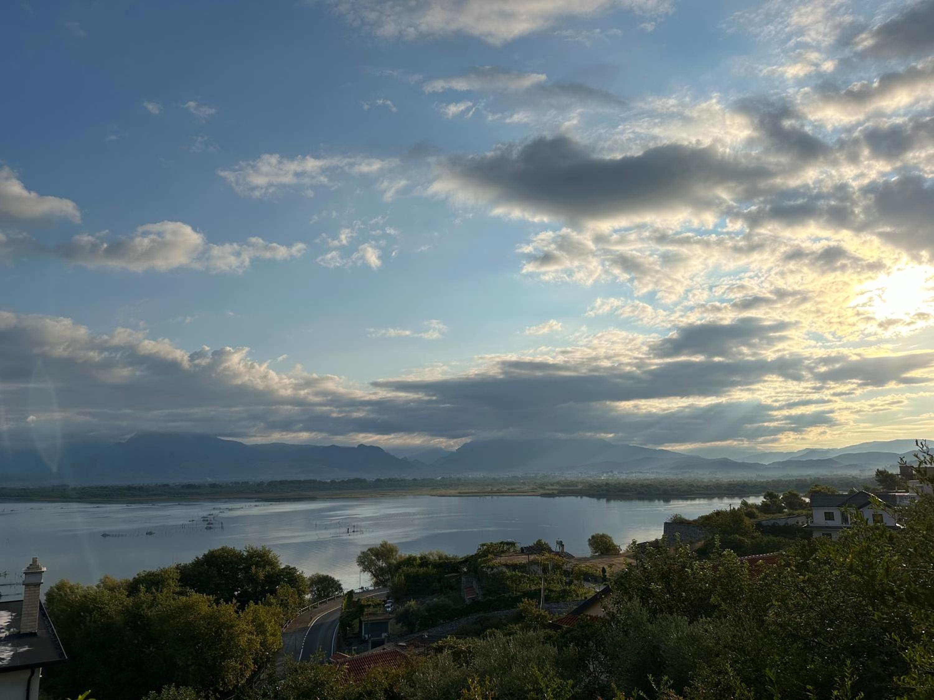 Lake Escape Villa Shirokë