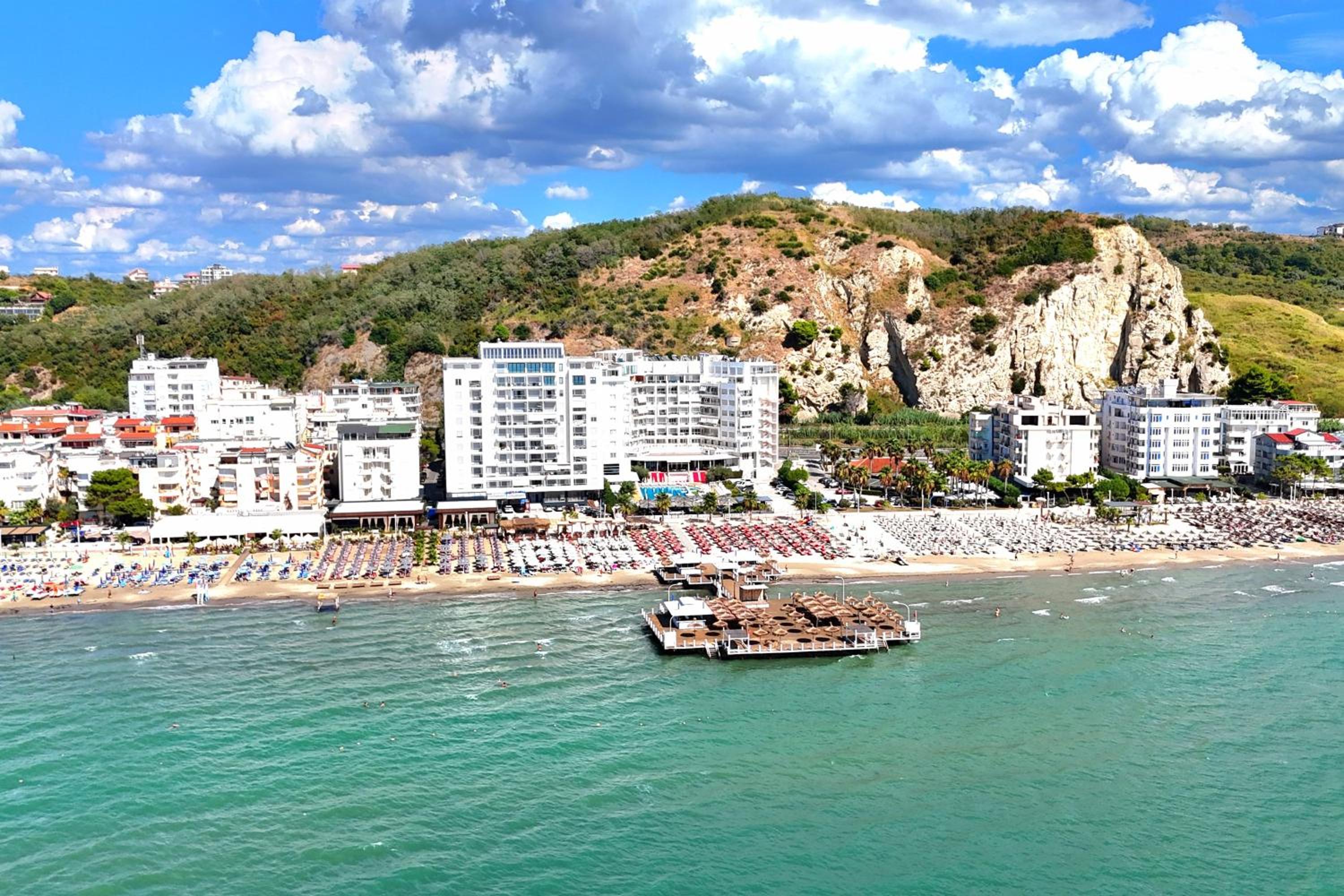 Brisa del Mar Beachfront Apartments
