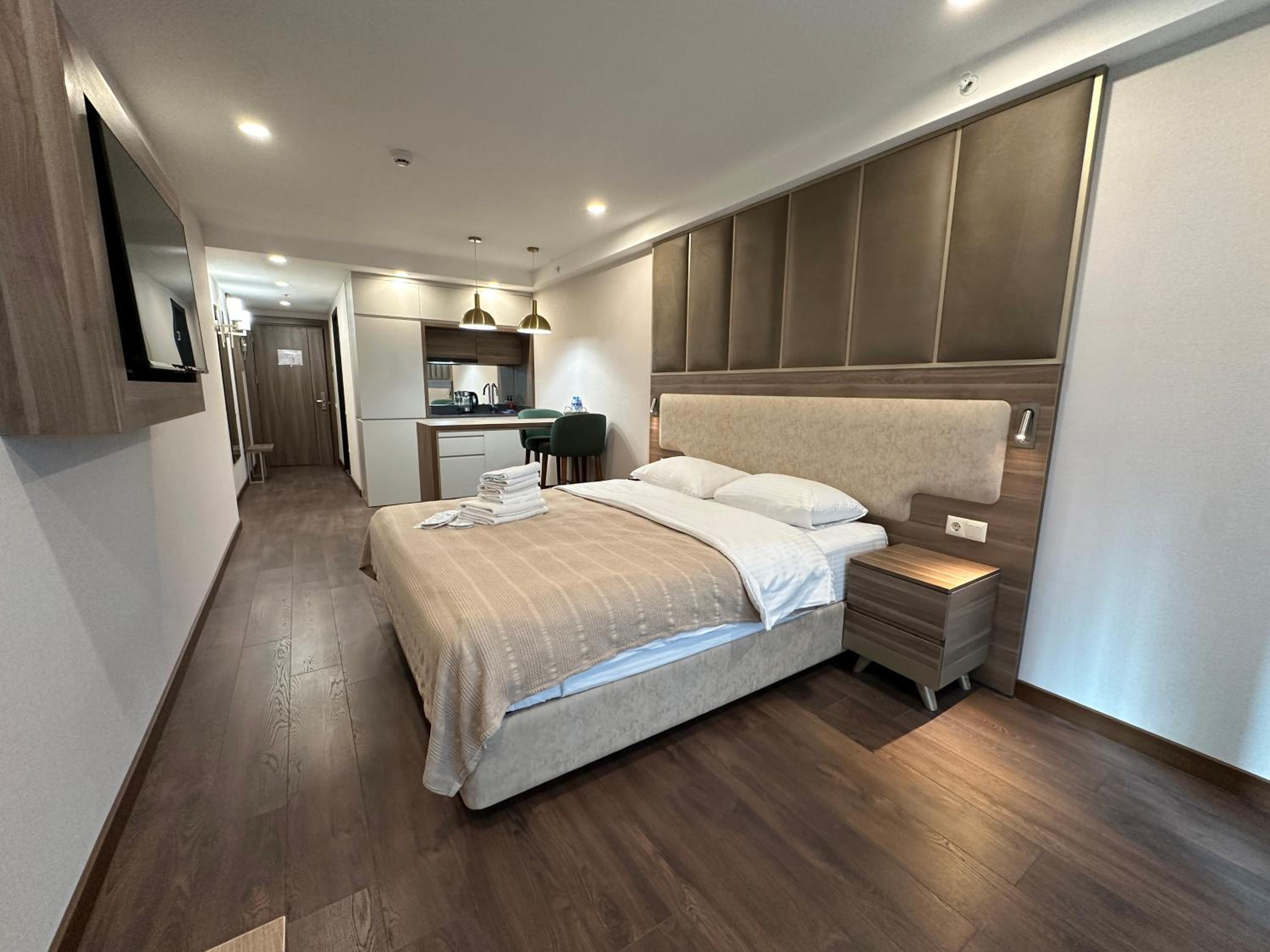 Luxury Family Apartment with stunning Mountain View view 3