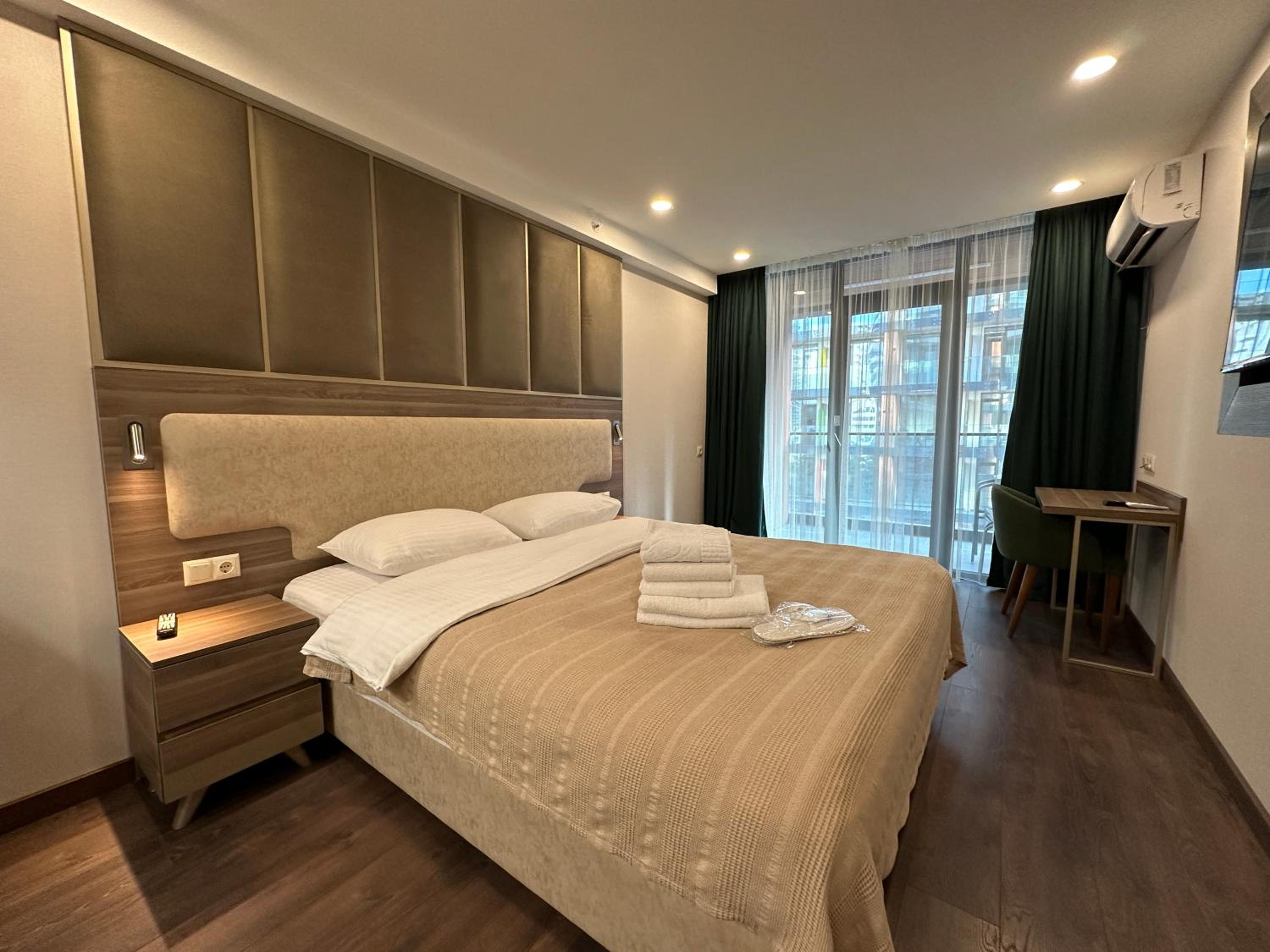 Luxury Family Apartment with stunning Mountain View view 4
