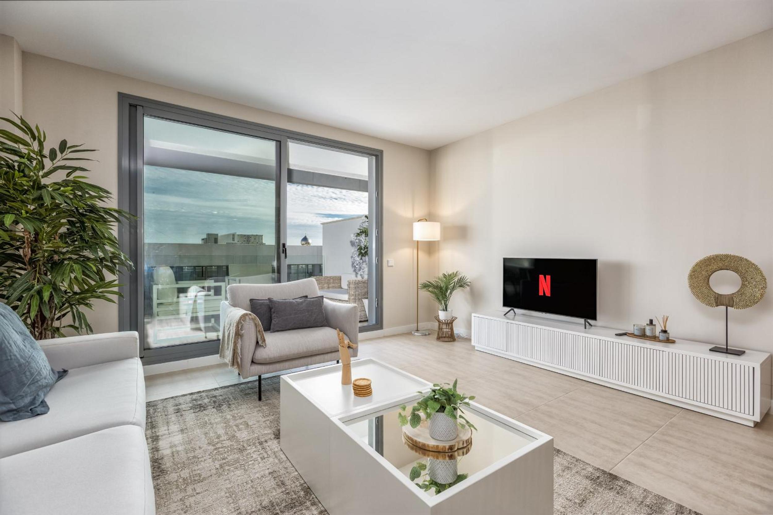 ViVi Homes - Sol Garden Pool, Terrace & Golf
