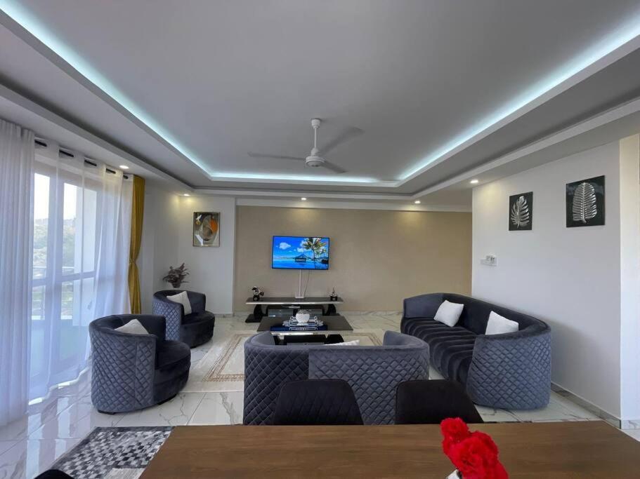 New Luxe 3 BR oceanview Nyali view 3