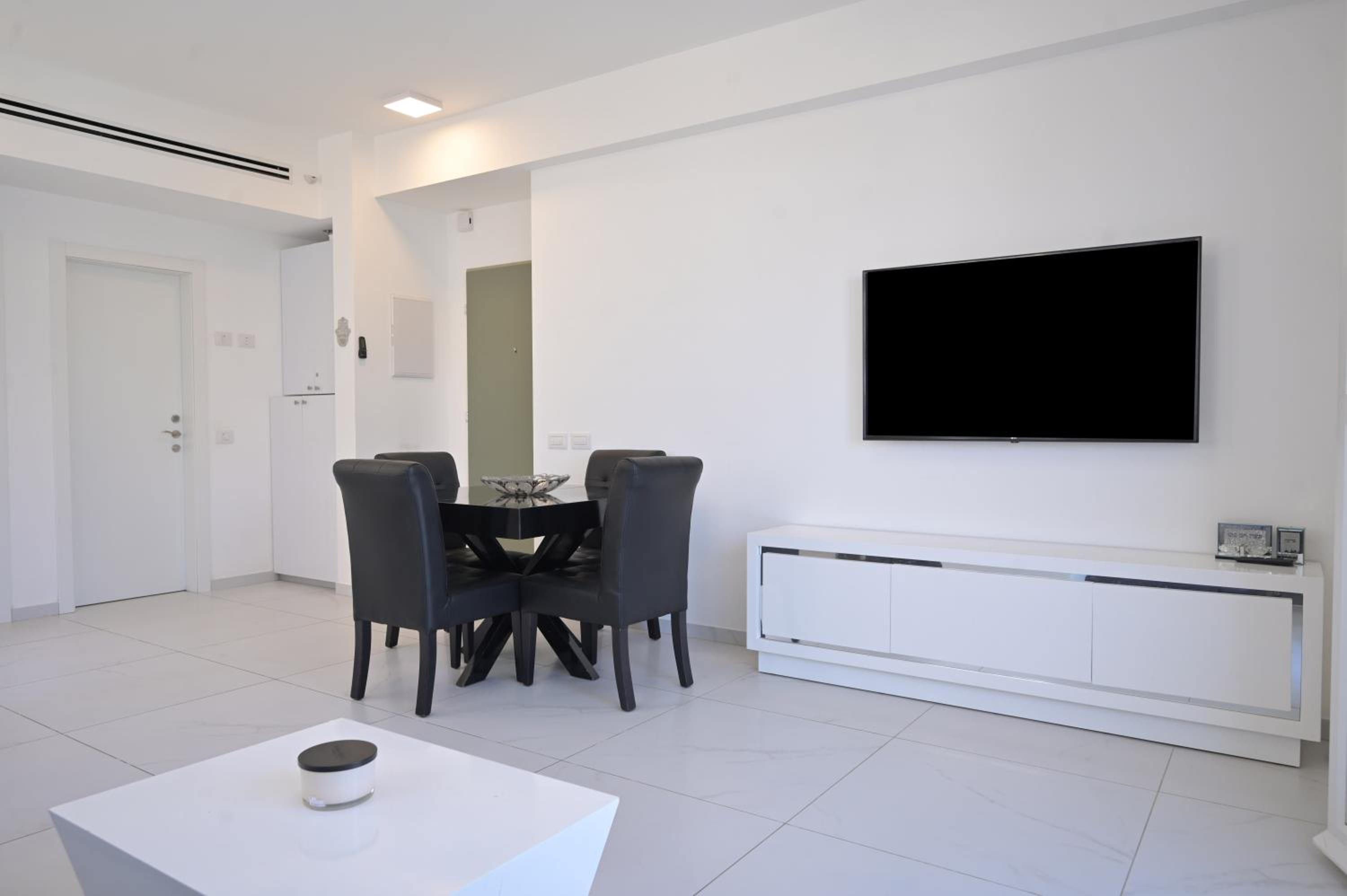Sunny City 1BR in Shenkin st by HolyGuest view 3