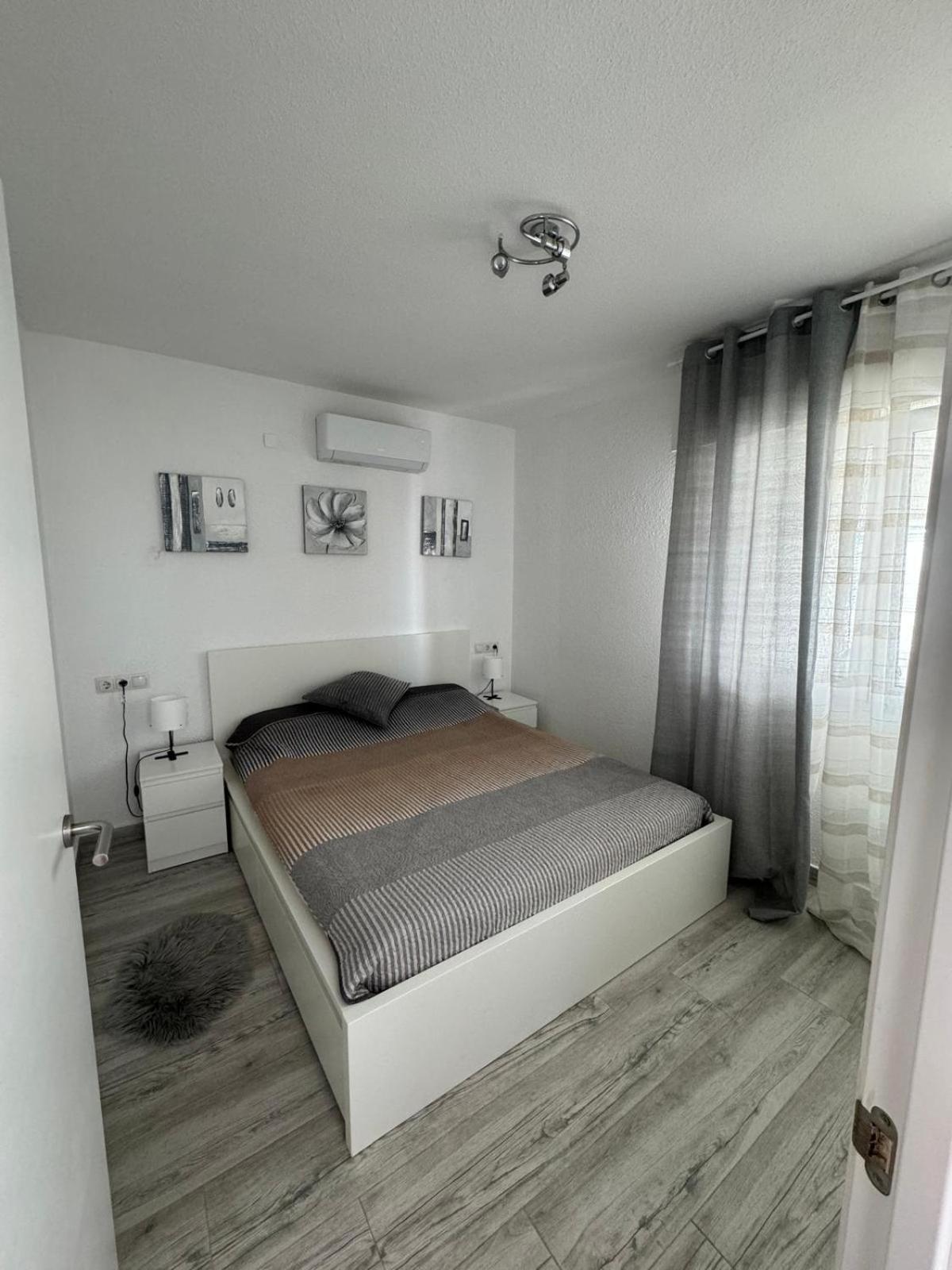 Apartamentos de Benidorm, playa Poniente, España