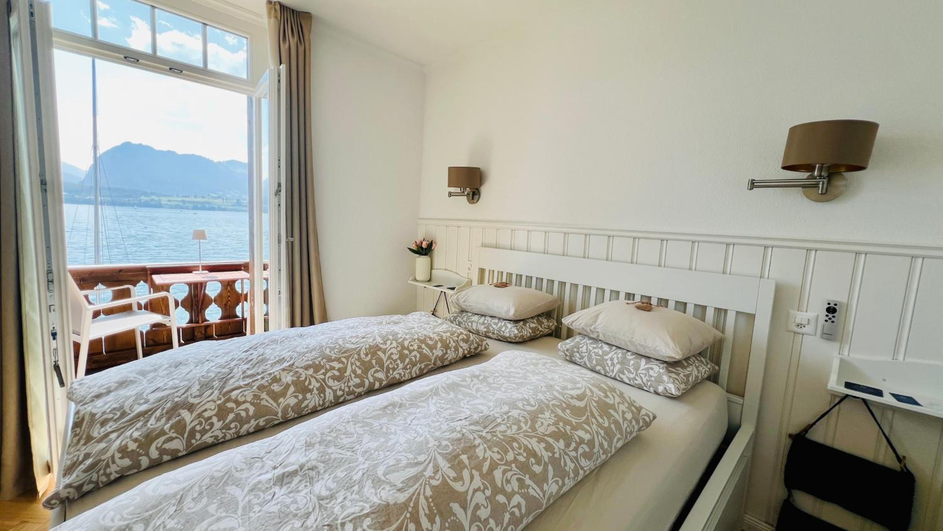 Boutique Hotel Niesenblick - direkt am Thunersee gelegen mit SELF CHECK IN & digitaler Rezeption