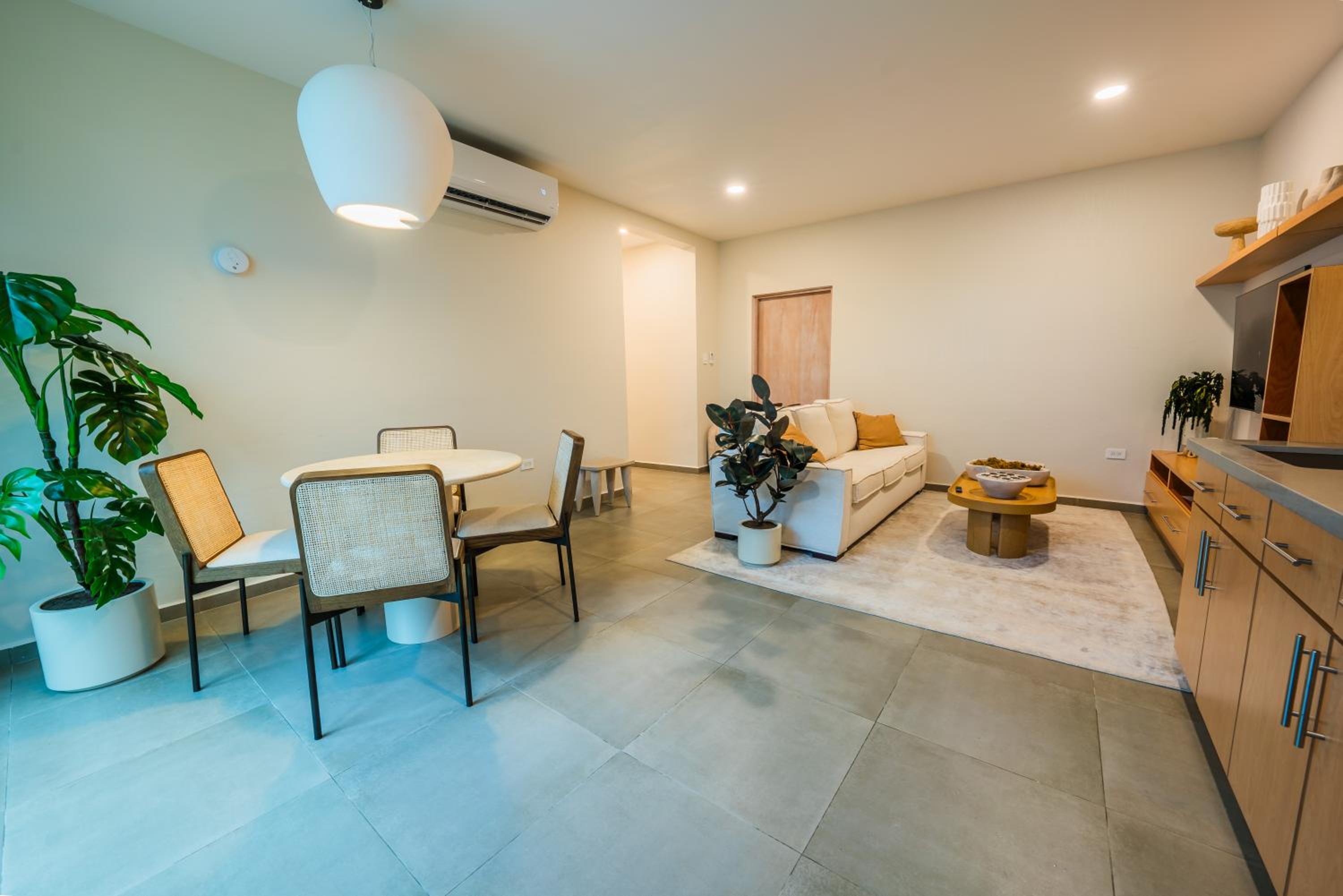 Casa Loba Luxe Unit 2 with private pool and garden