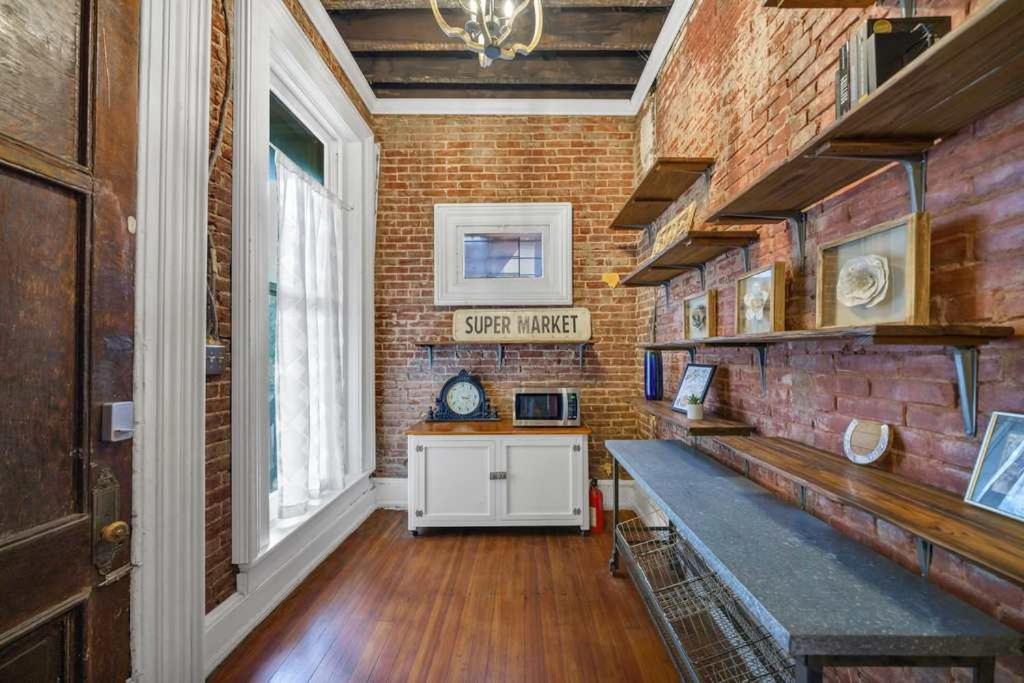 Stylish Home Close to Derby & Bourbon Trail Fun view 3