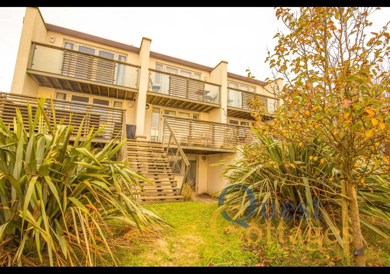 The Waves – Close to Beach – Camber Sands view 5