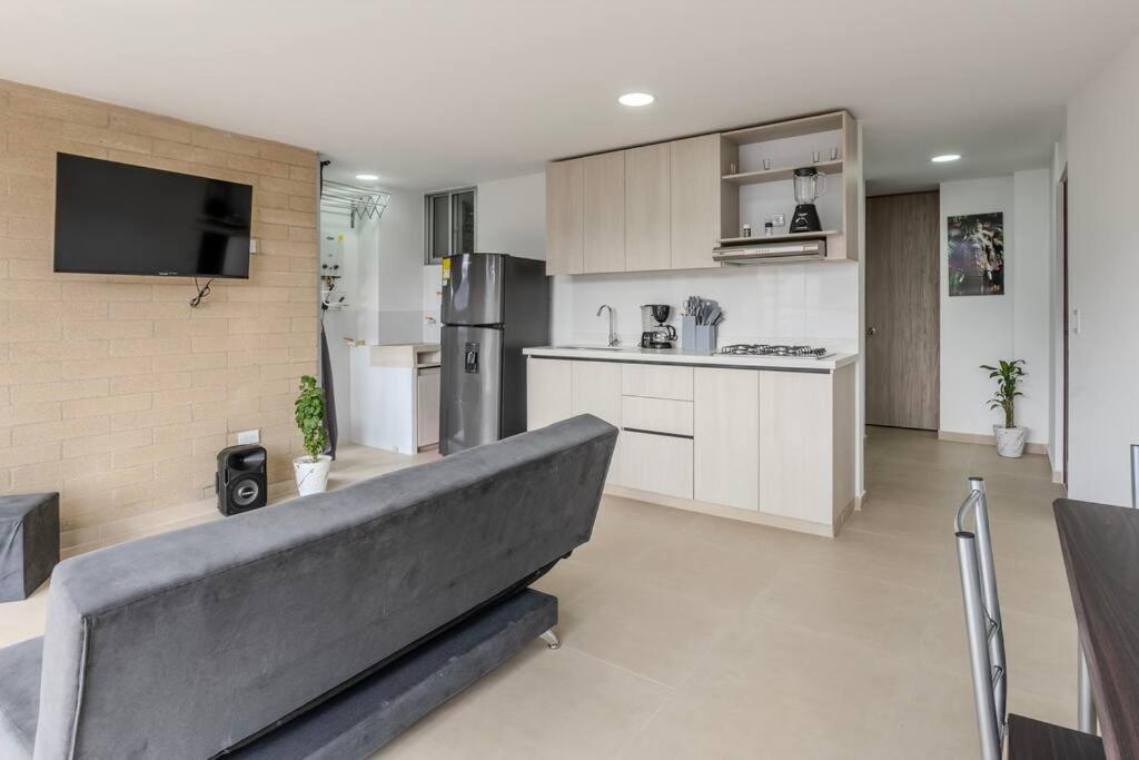 Balcón en Laureles, AC, Piscina, Estacionamiento 601