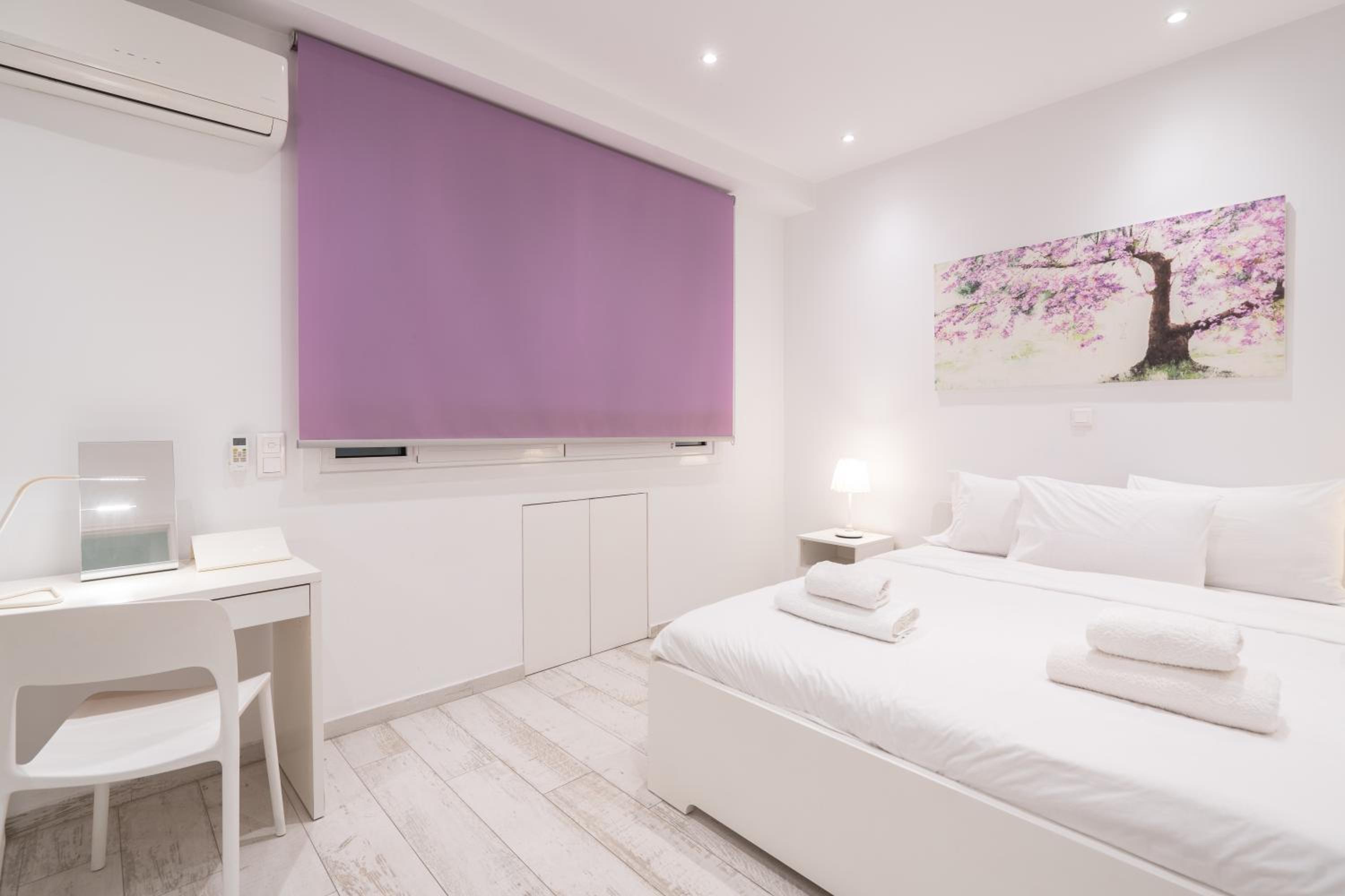 Peaceful Urban Oasis Apt in Athens