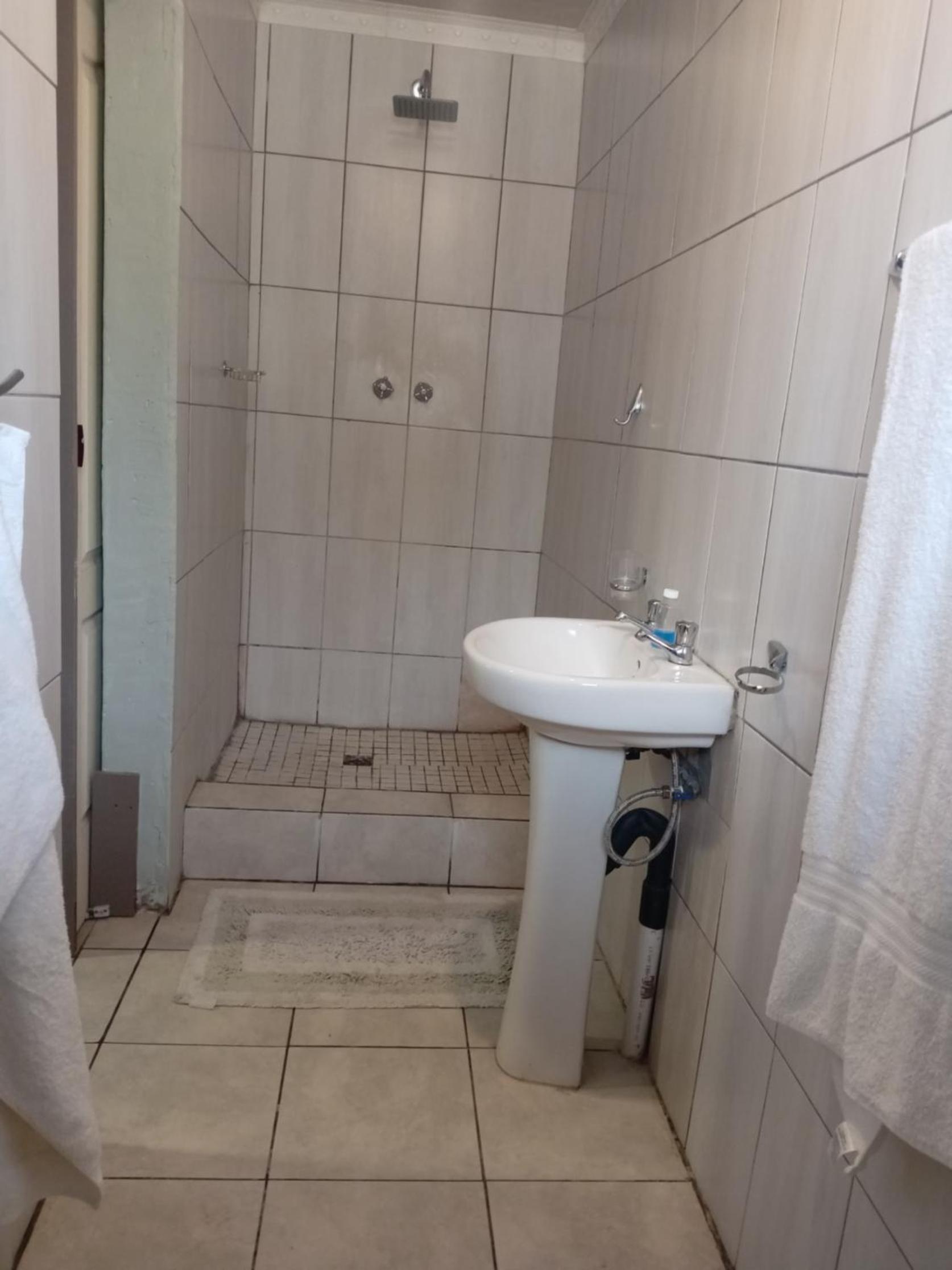 Mrakes Guesthouse