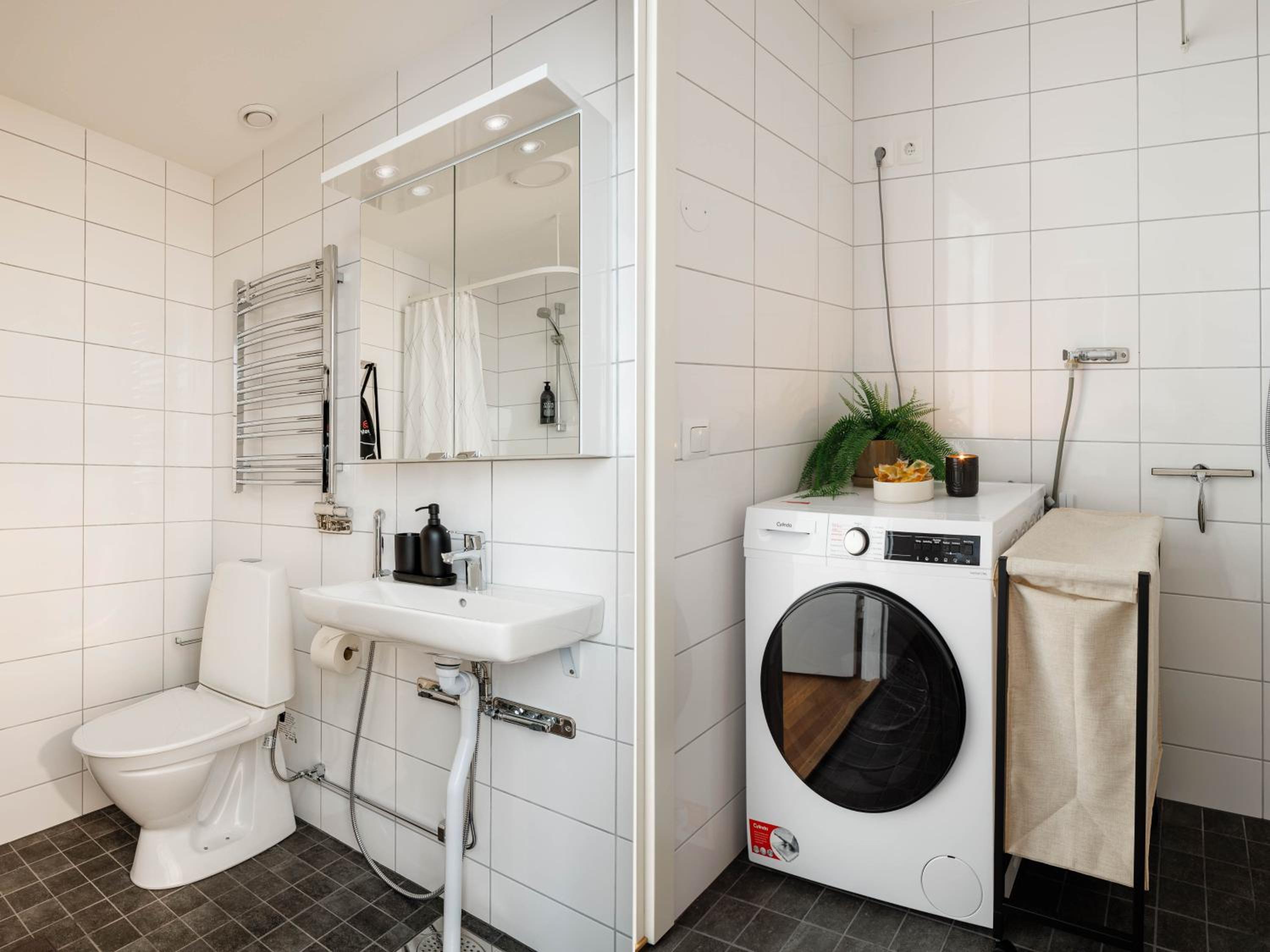 Guestly Homes - 1BR Nordic Comfort view 4