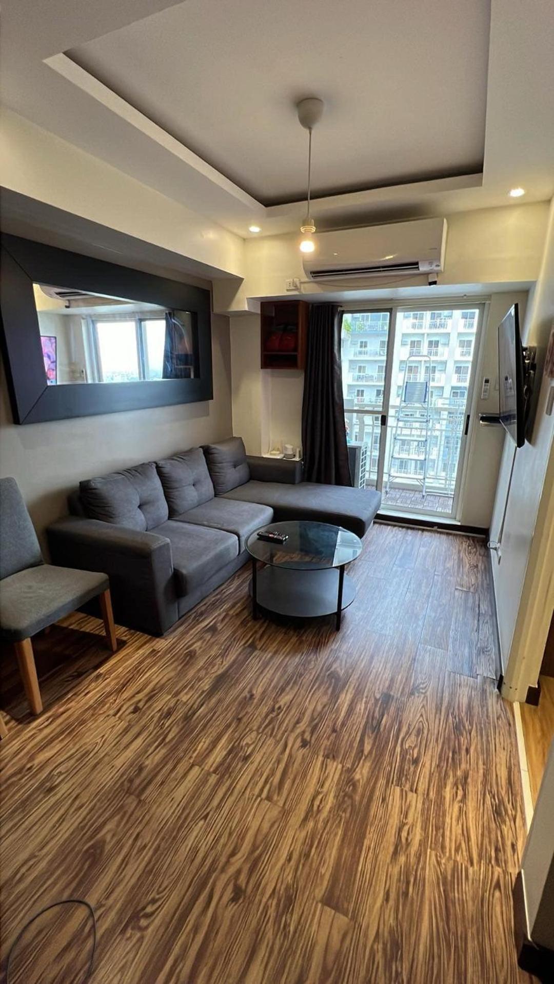 2BR Condo in Lumiere Pasig - 3 split-type AC, Free Parking and Fast Wi-Fi view 3