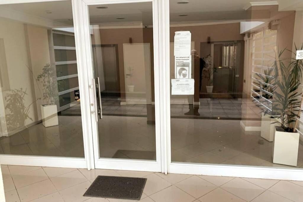 Departamento en doble planta con patio y parrilla!