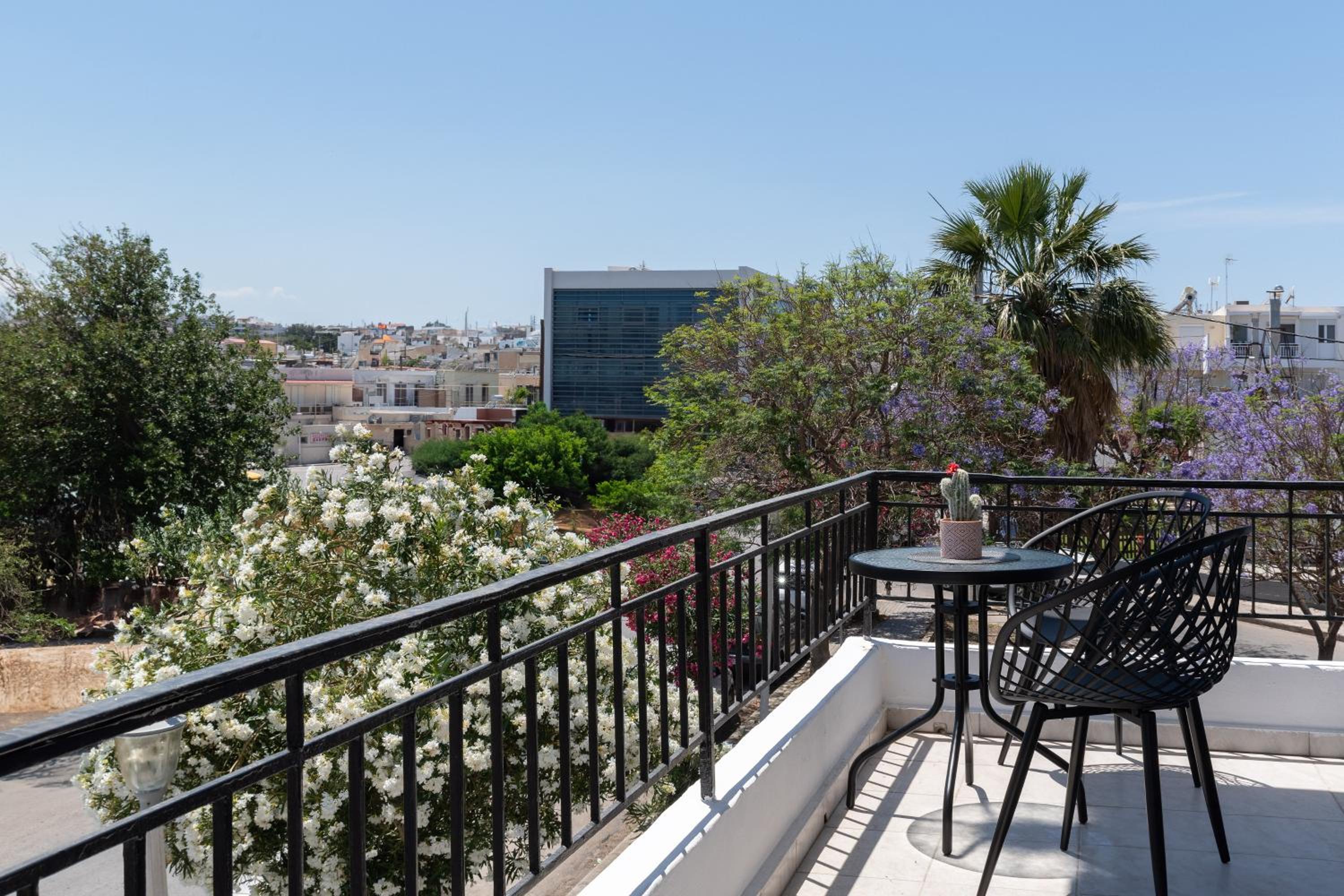 Serenity City Rooms view 3