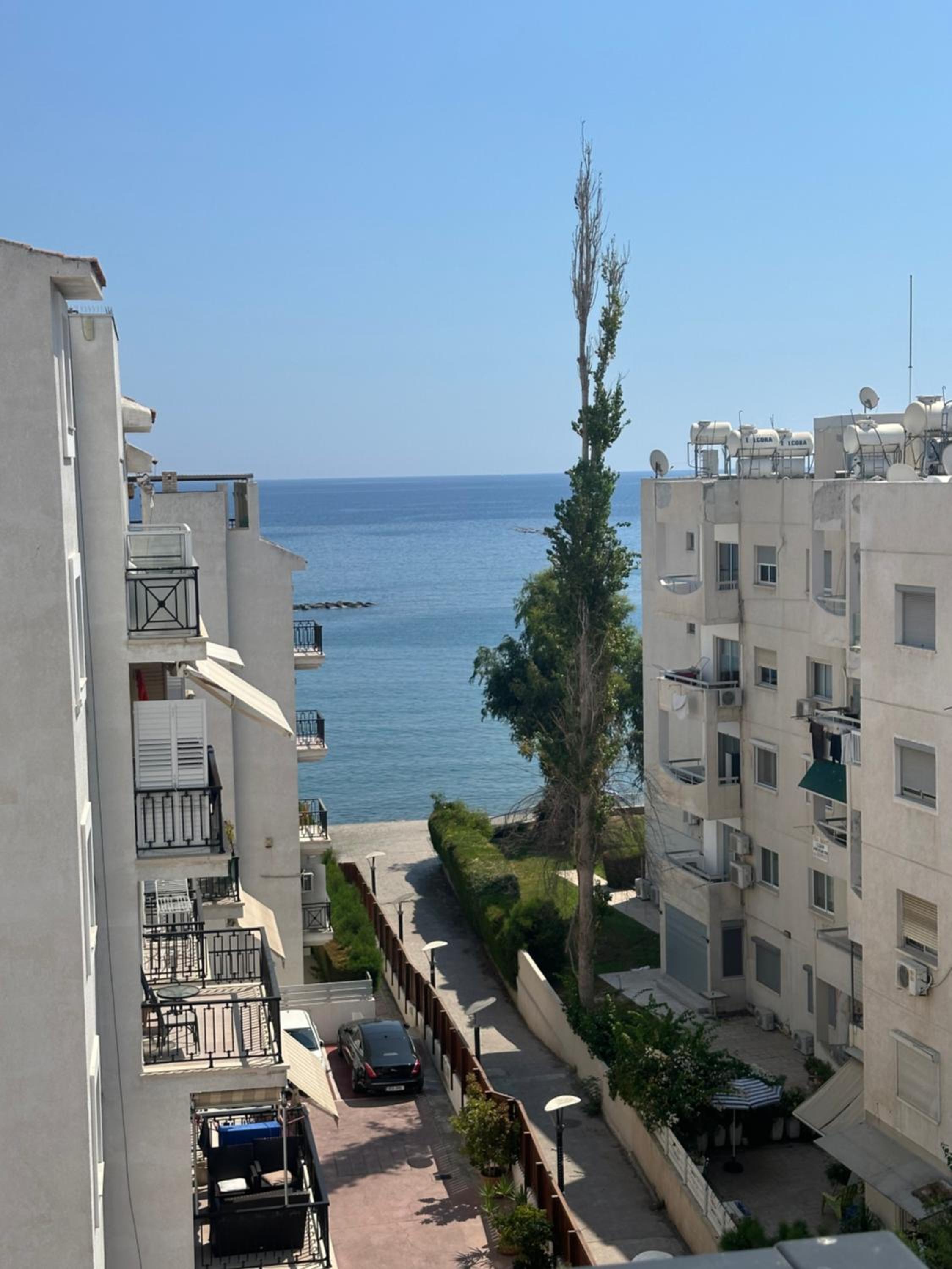 2 bedroom Les Sirenes apartments