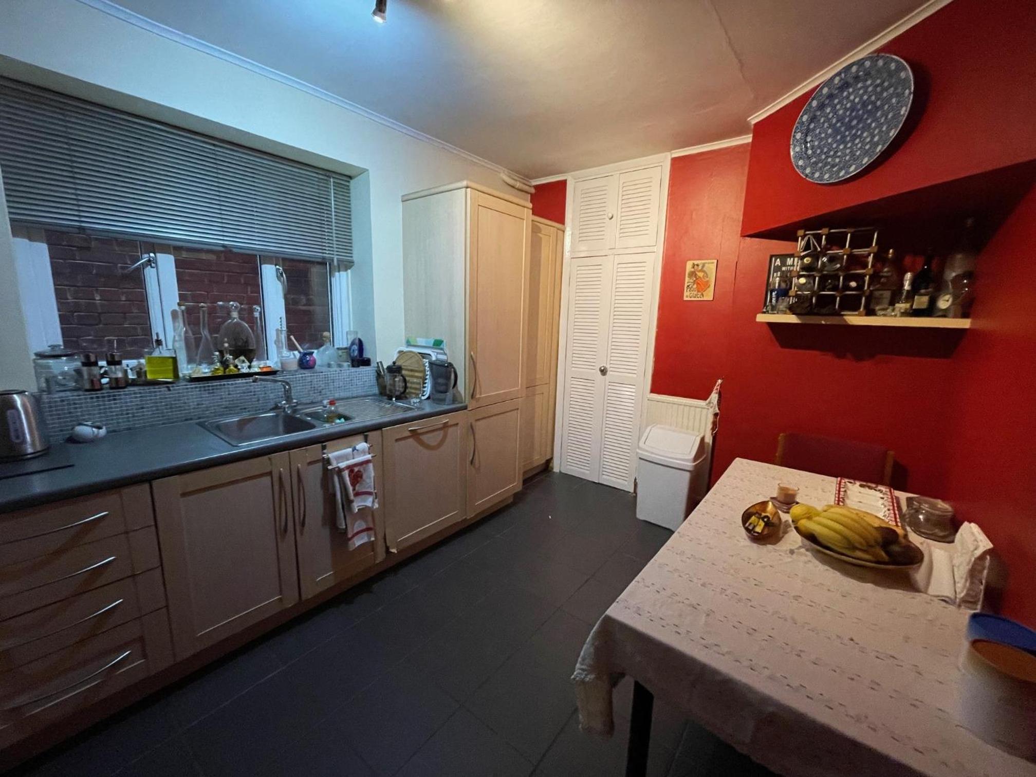 Large Double Bedroom 10 minutes to Central London