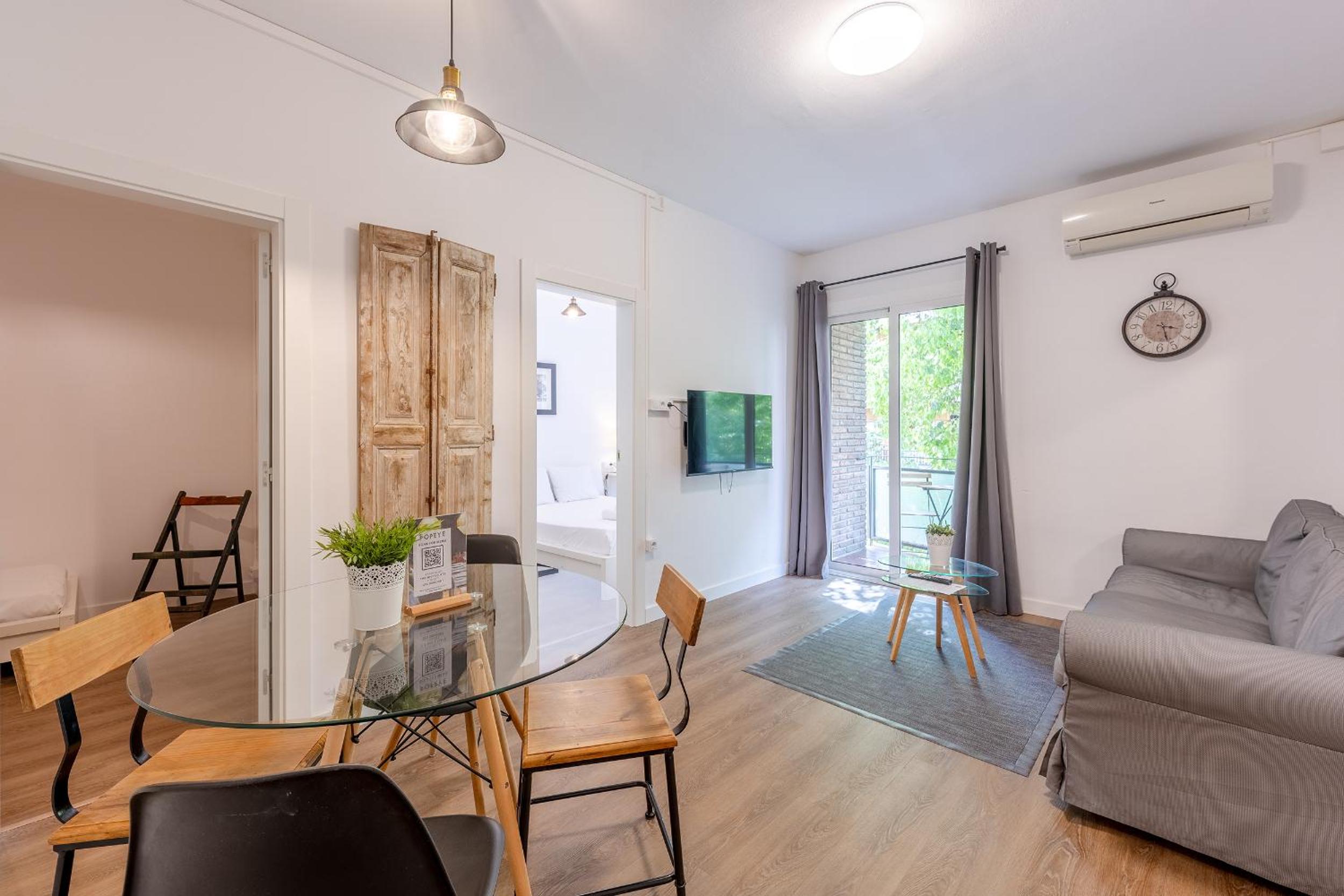 The White Flats Les Corts