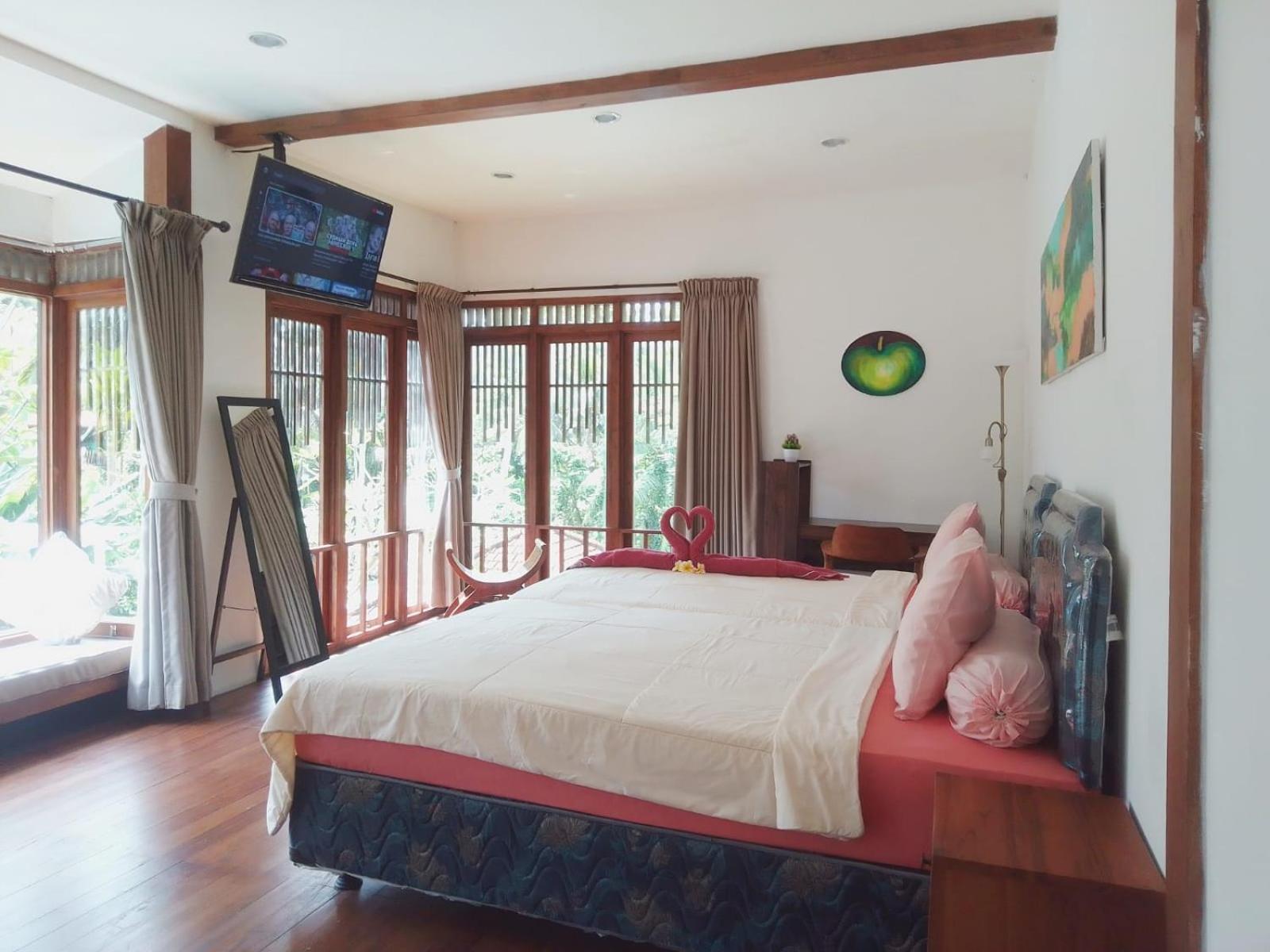 Malathi Wooden House - Garden Pool View view 2