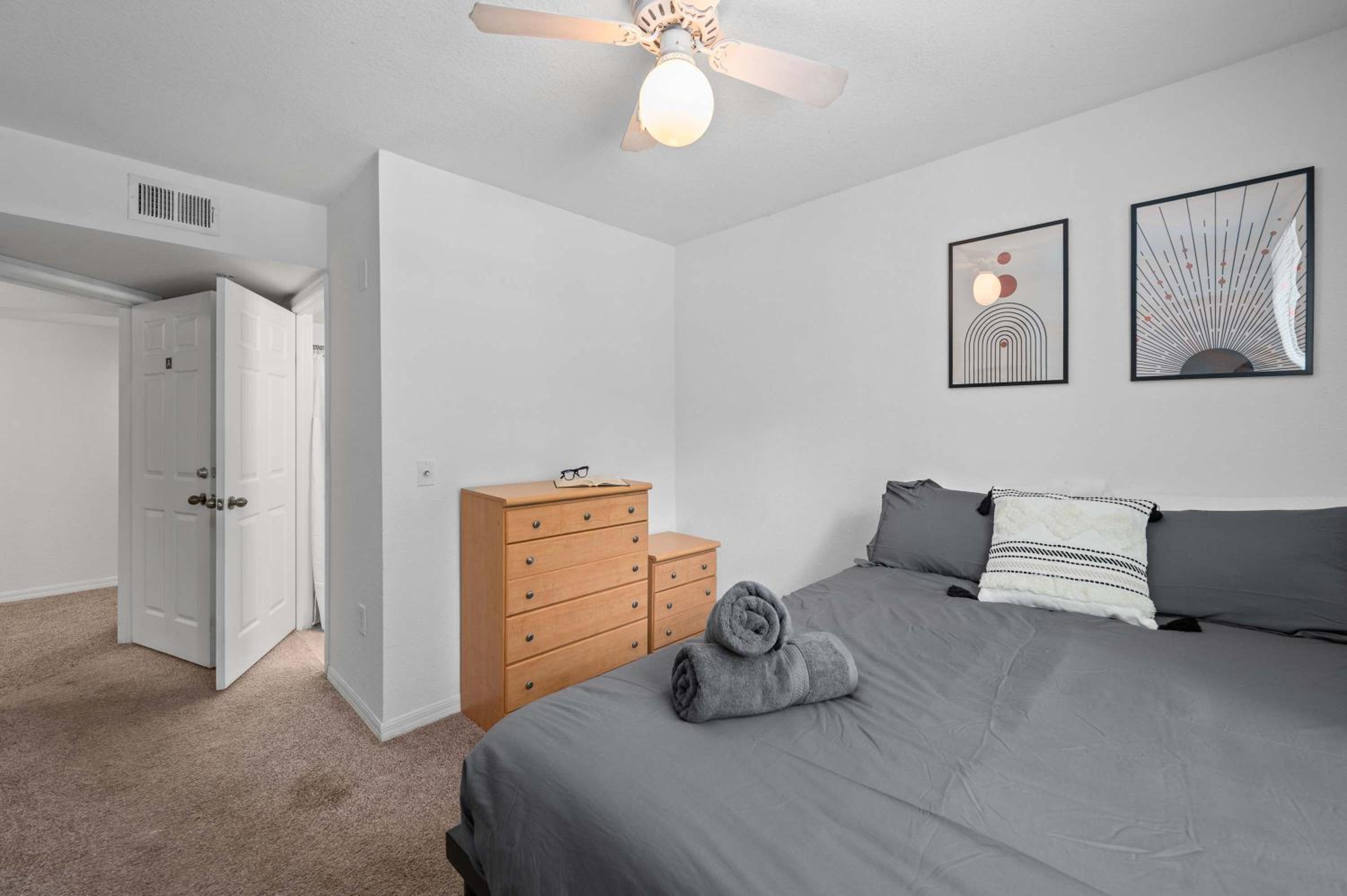 Tampa Vacations - Modern Stay 1 Mile to USF Pool Gym - Property Image 39