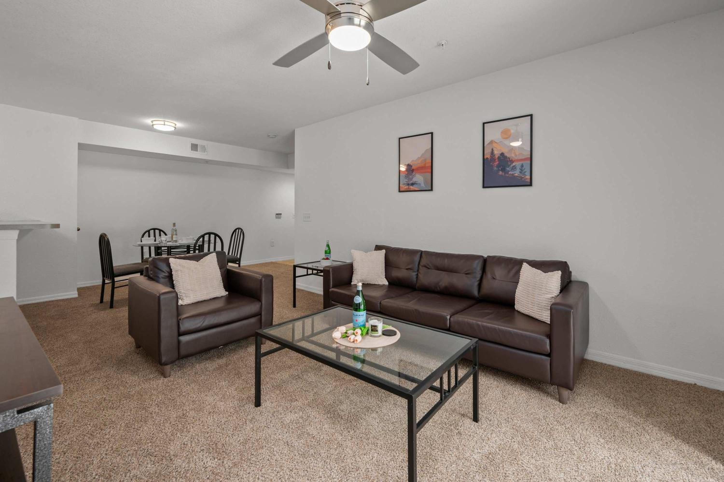 Tampa Vacations - Modern Stay 1 Mile to USF Pool Gym - Property Image 3