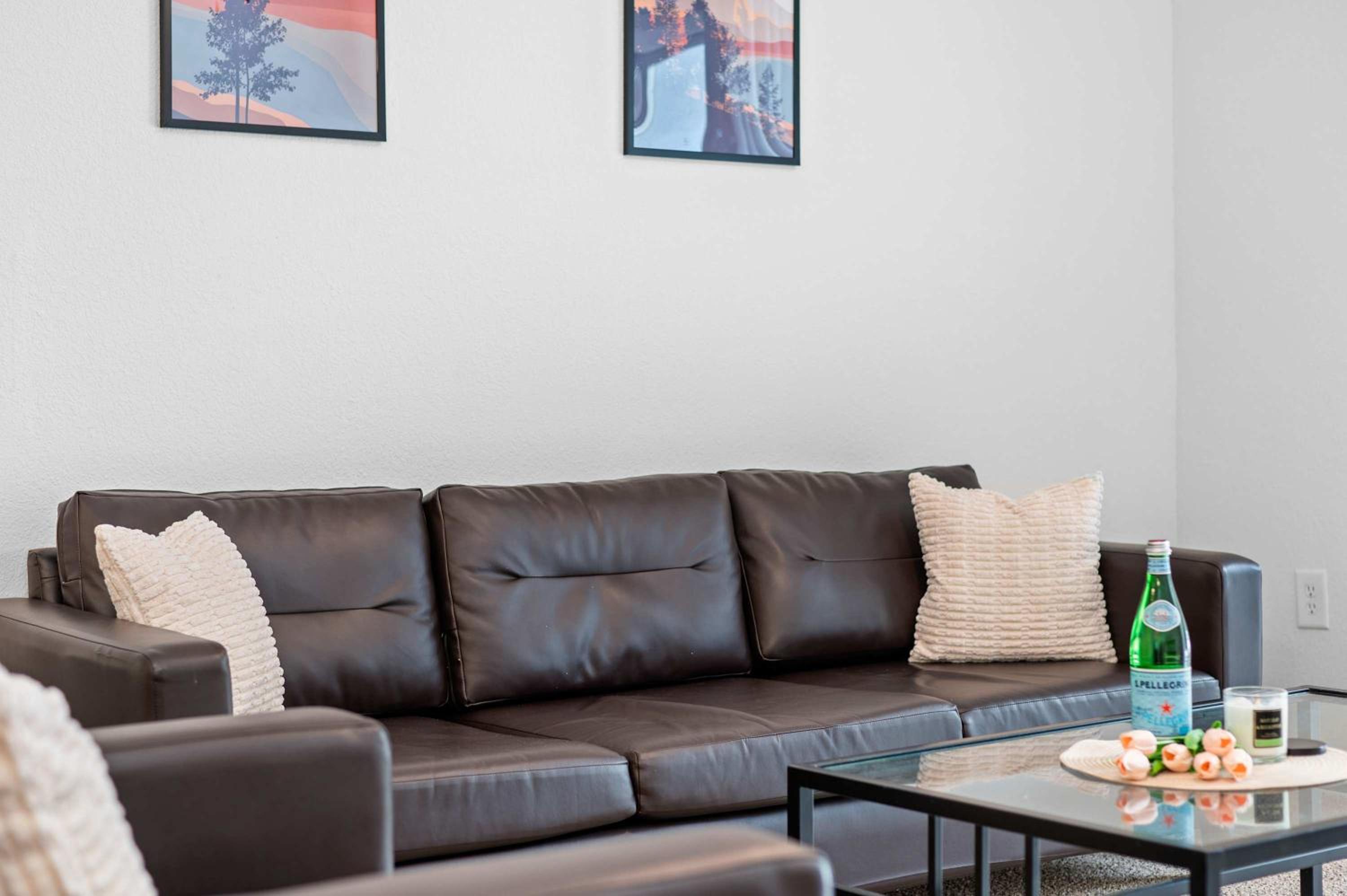 Tampa Vacations - Modern Stay 1 Mile to USF Pool Gym - Property Image 14