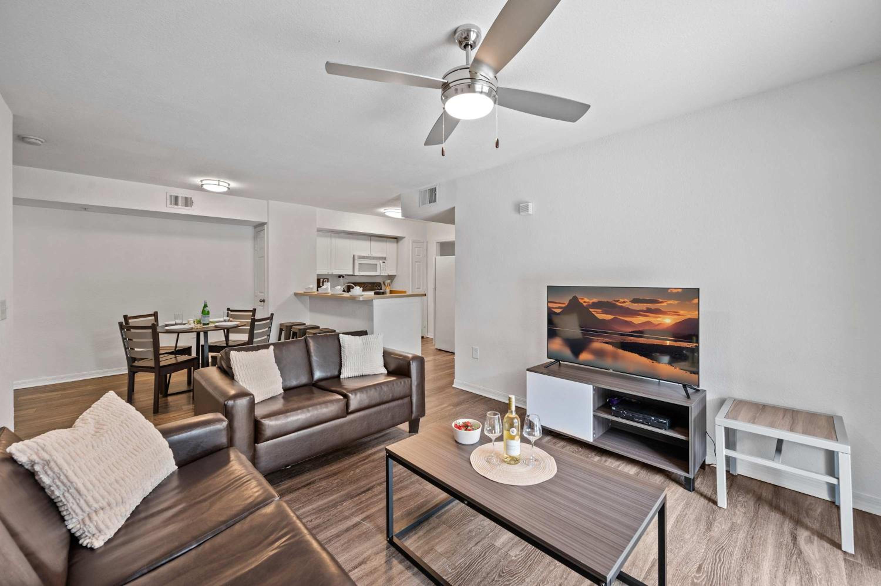 Tampa Bay Area Vacations - 8MI from DT Free Pool  GYM - Property Image 1