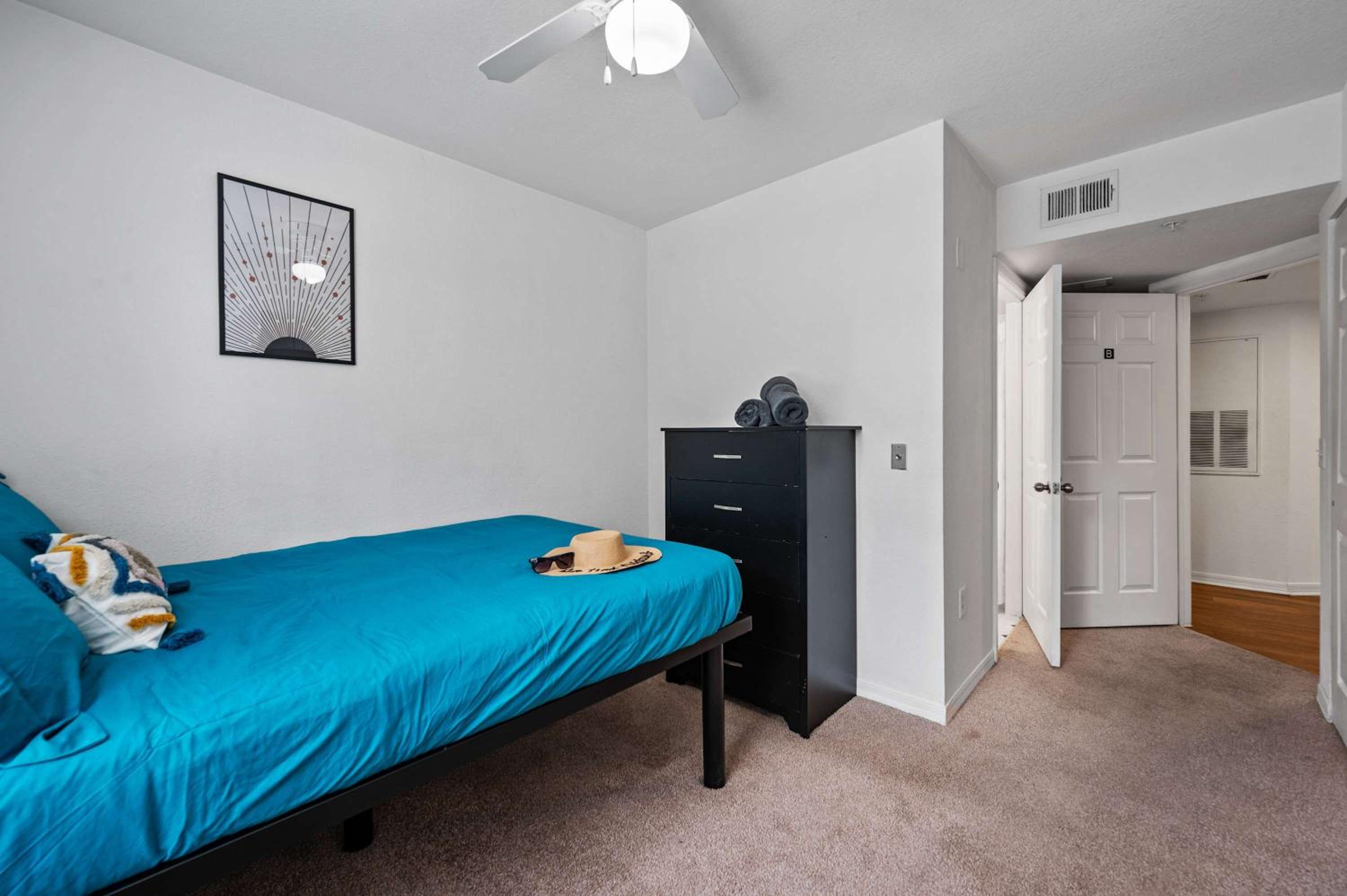 Tampa Vacations - 8MI from DT Free Pool GYM - Property Image 9