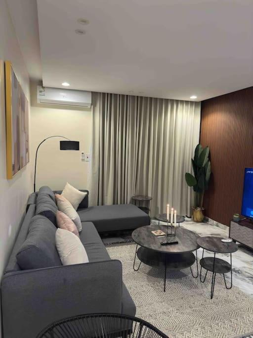 #55Modern Apartment with Balcony