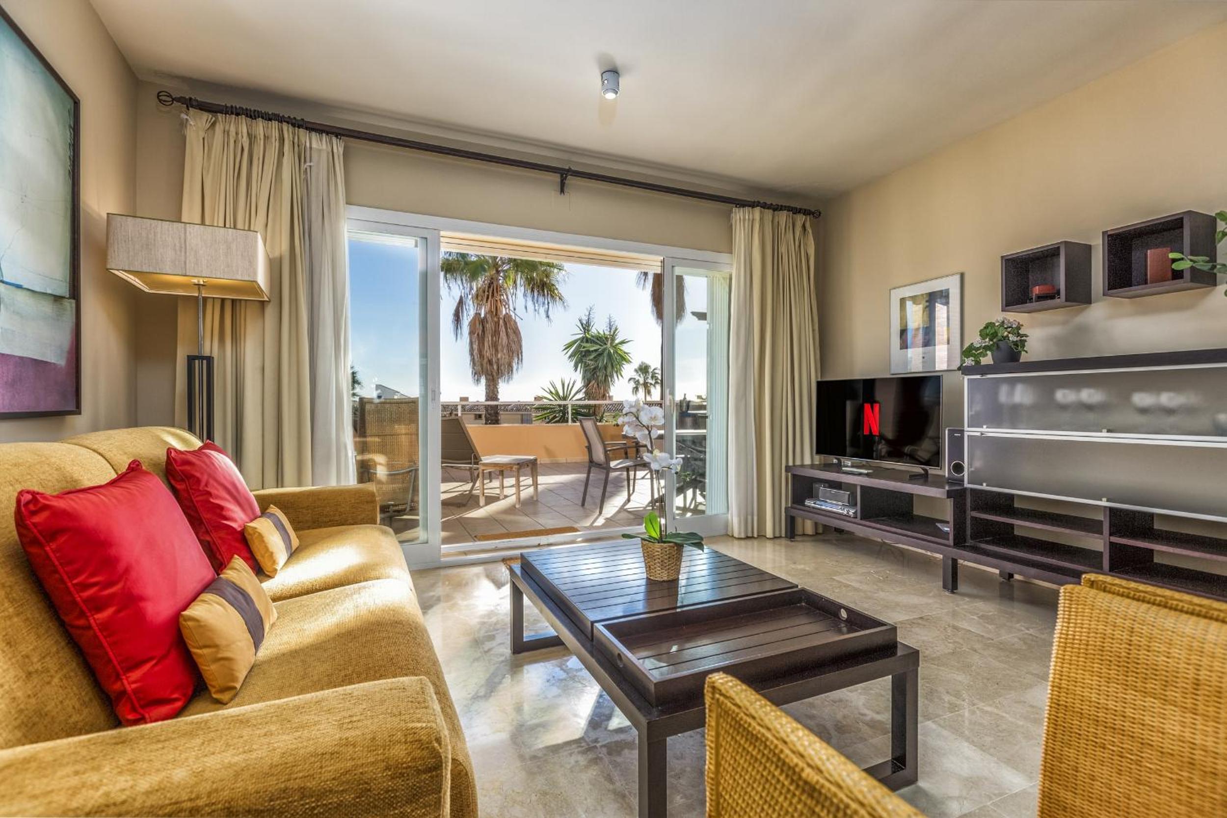 ViVi Homes - Olsson Pool, Terrace & Beach