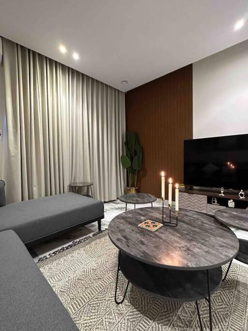 #55Modern Apartment with Balcony