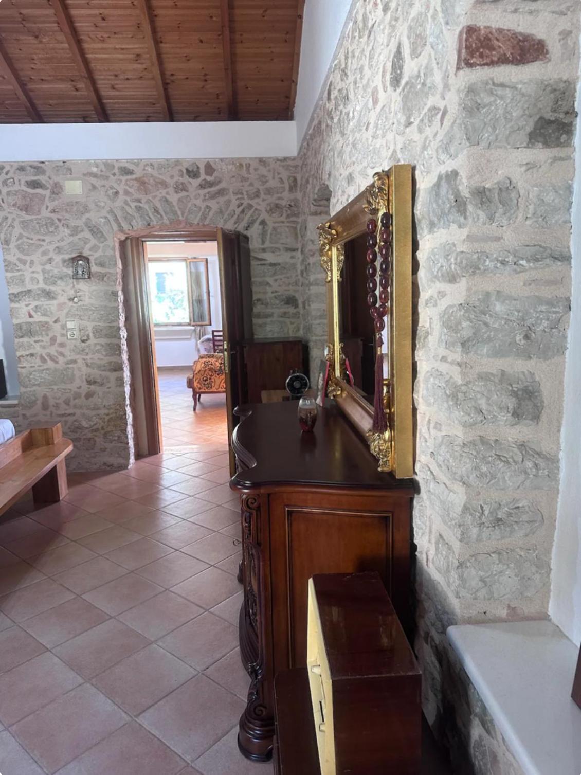 Adrianas Guest House
