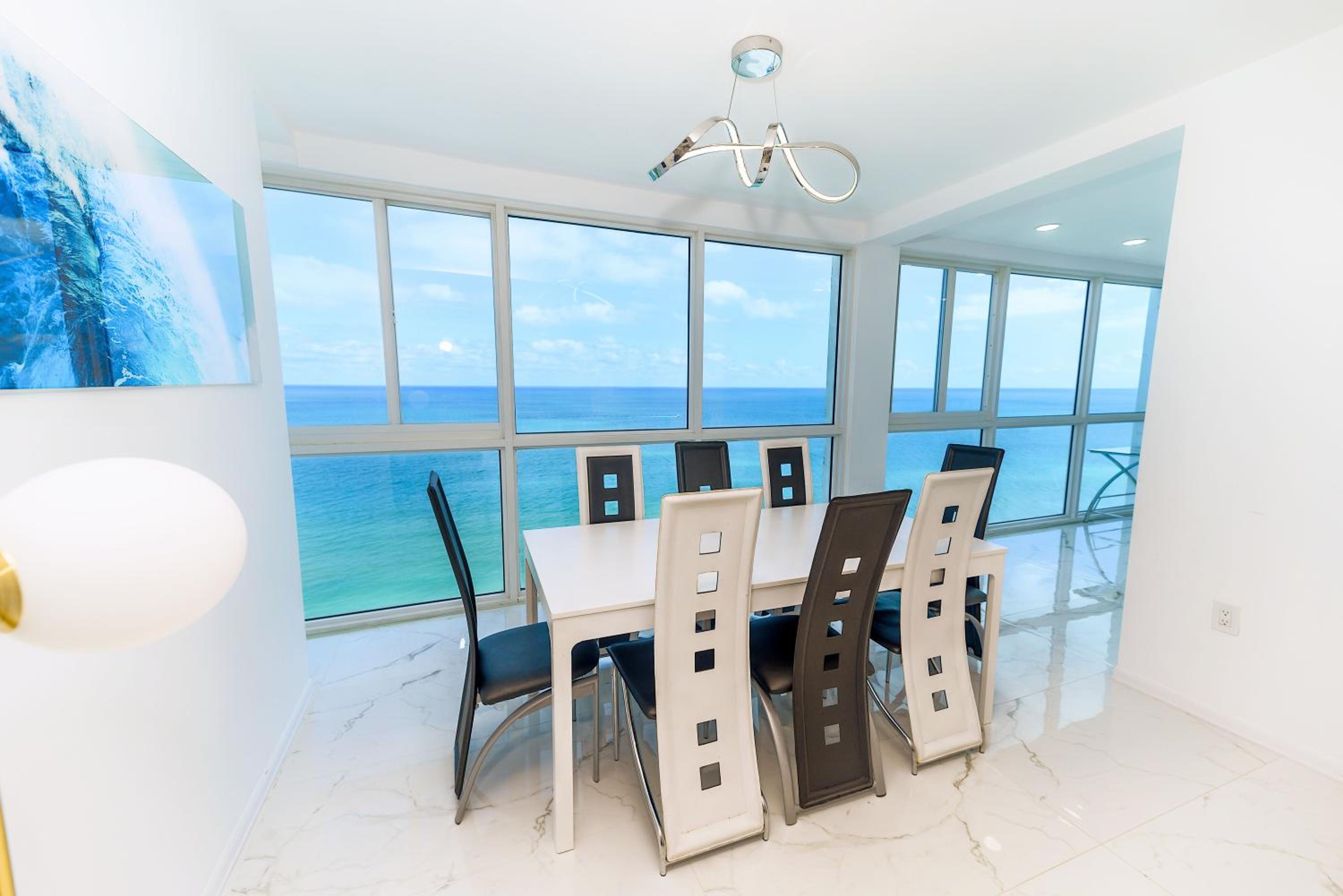 SeaStays-Miami Beach Apartments