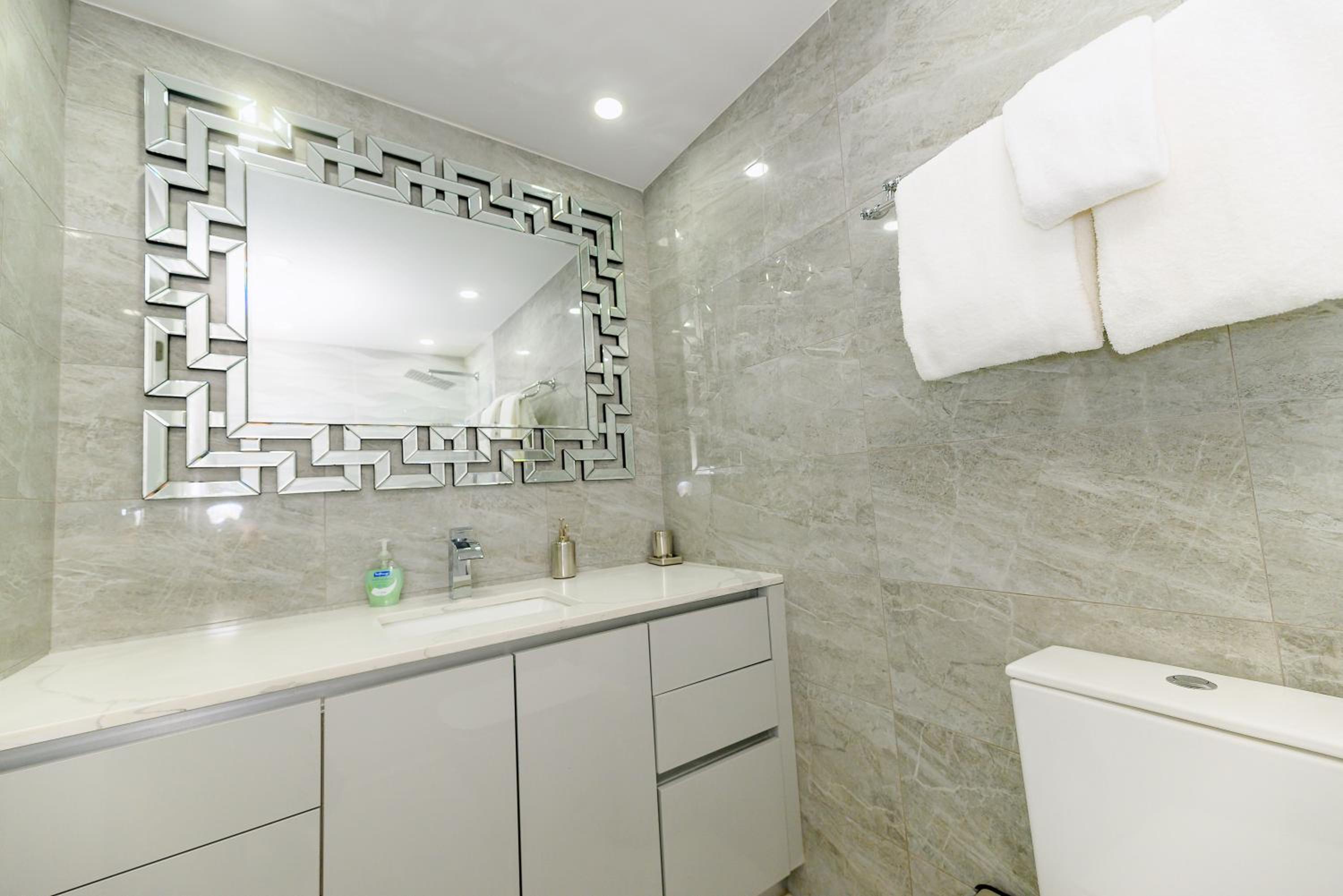 SeaStays-Miami Beach Apartments