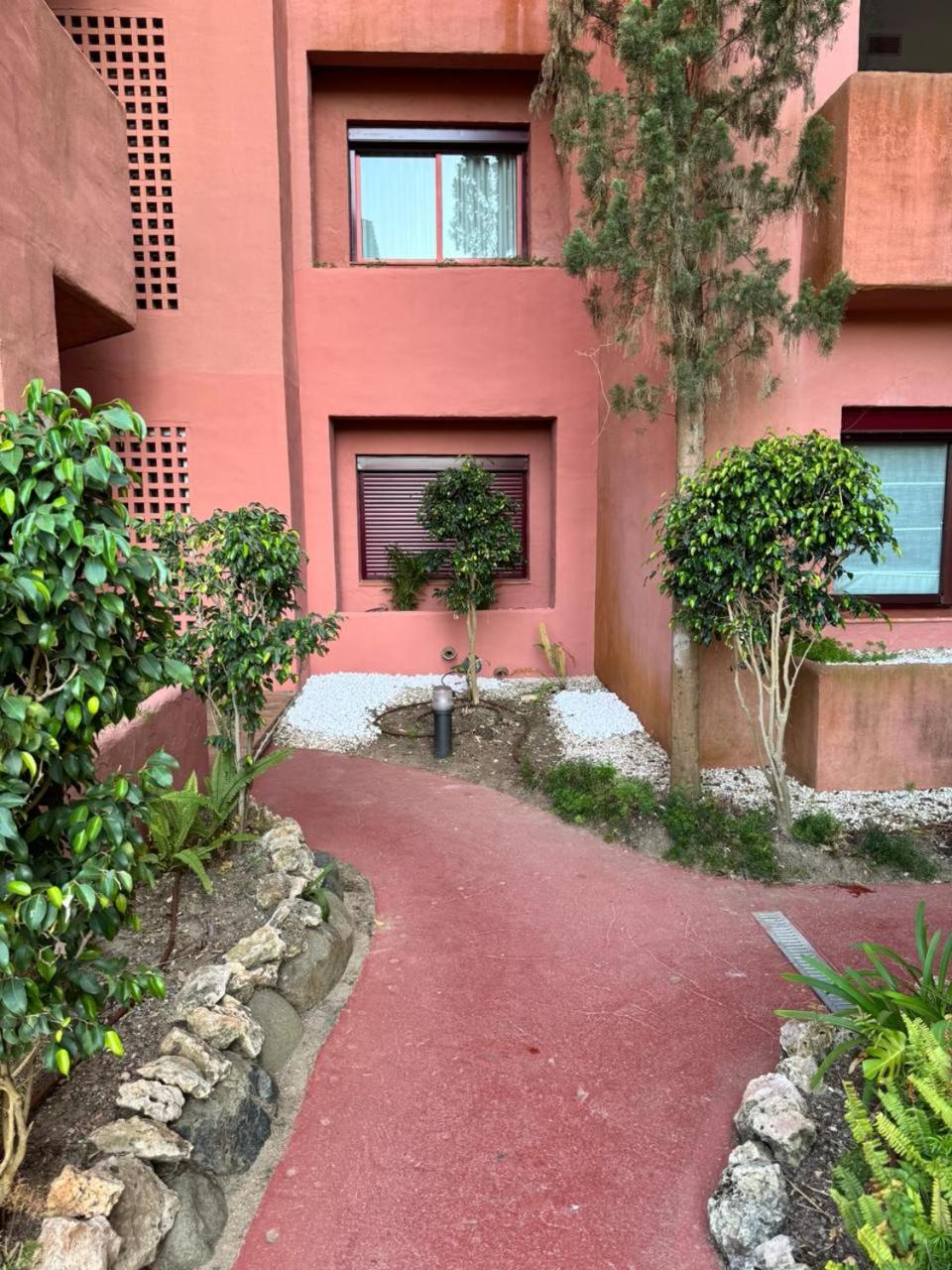 Marbella Bliss 2 Min to Alicate Beach and Pool in Residence