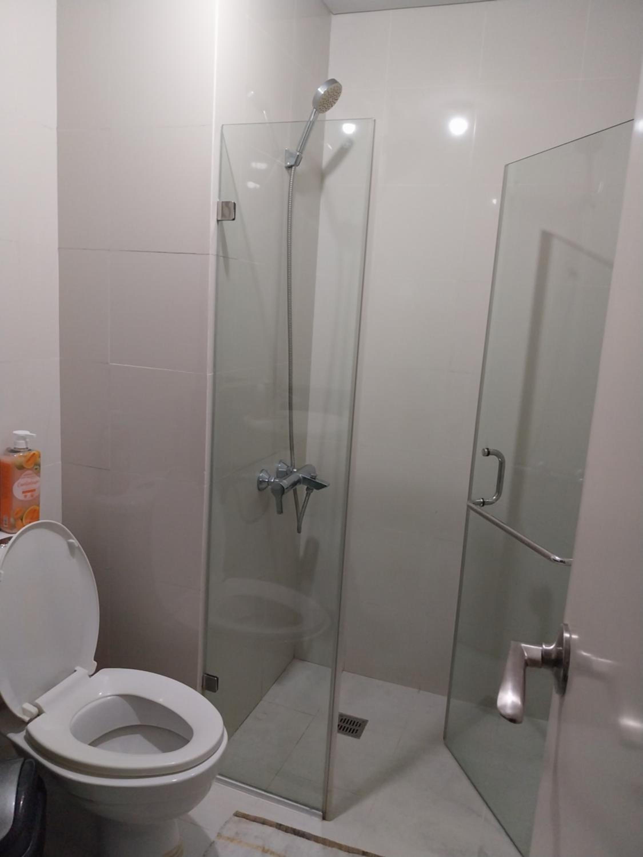Emy Cozy Studio unit with street view balcony view 5