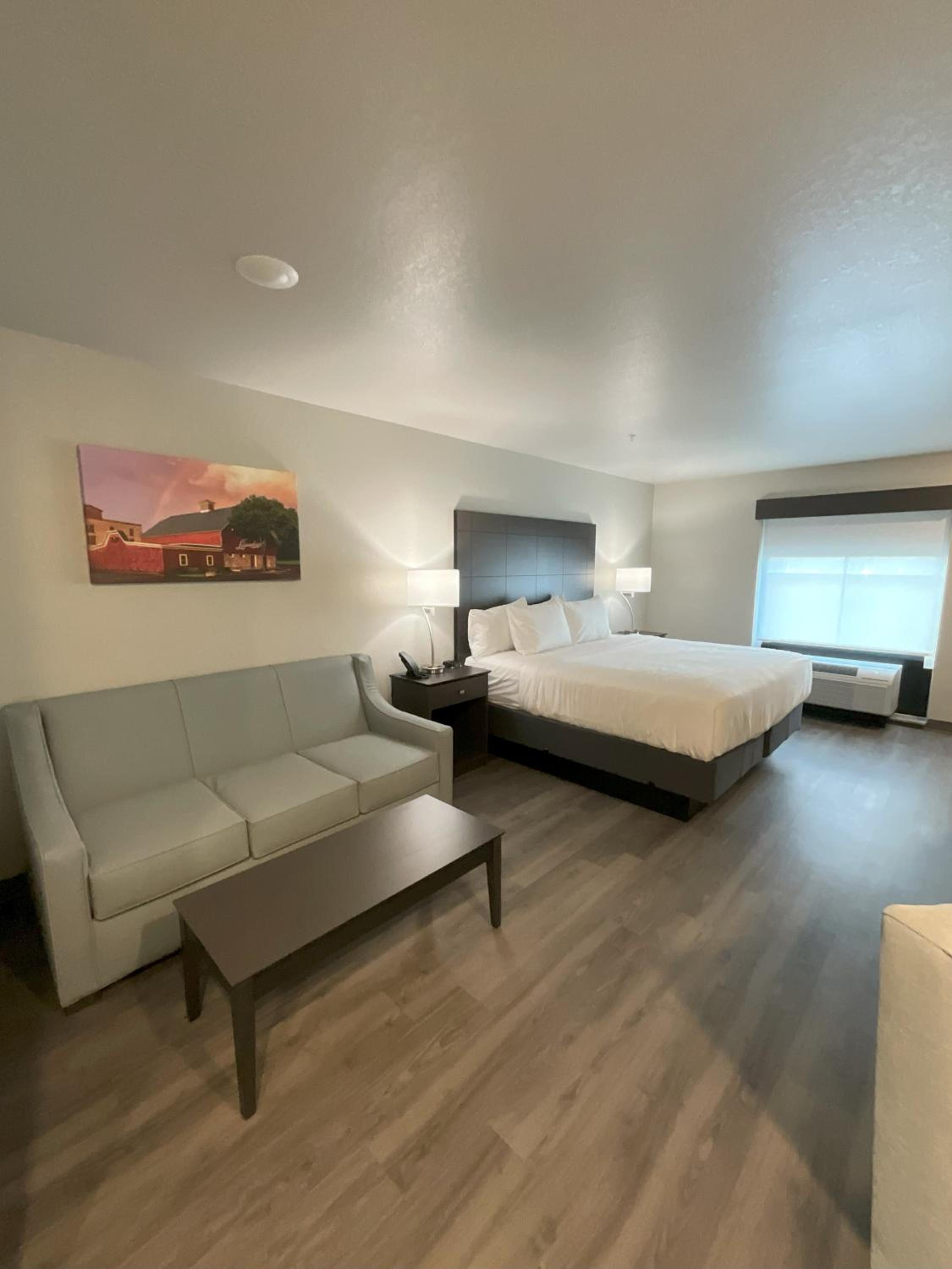 Riverstone Suites by Cobblestone Hotels - Chippewa Falls