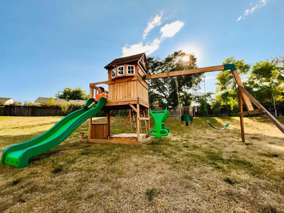 Bright Home - Huge Backyard 20 min - Denver & Boulder, photo 23