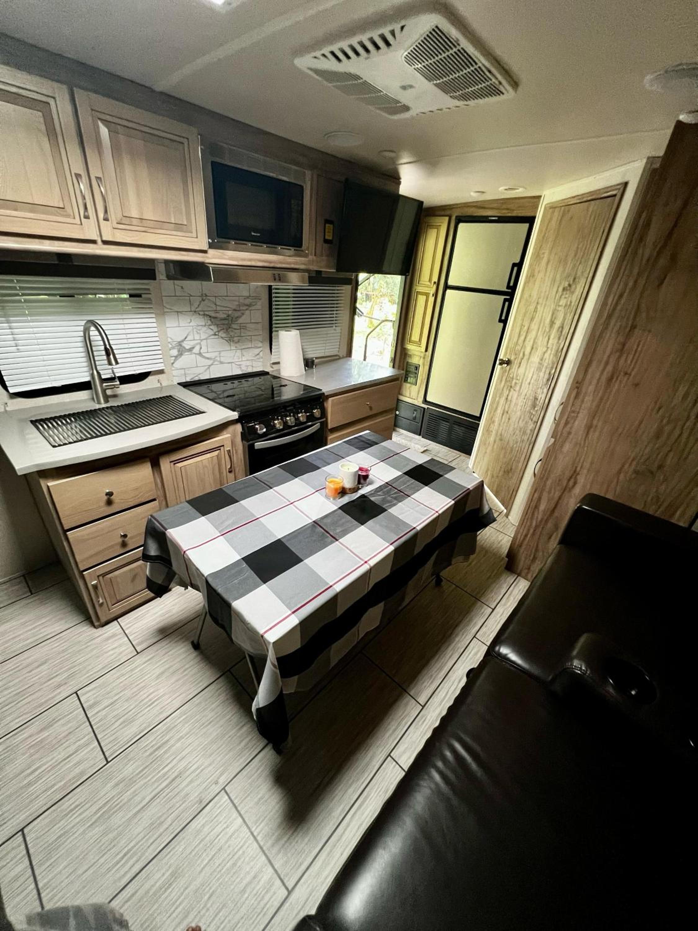 Mineral River Eco Caravan