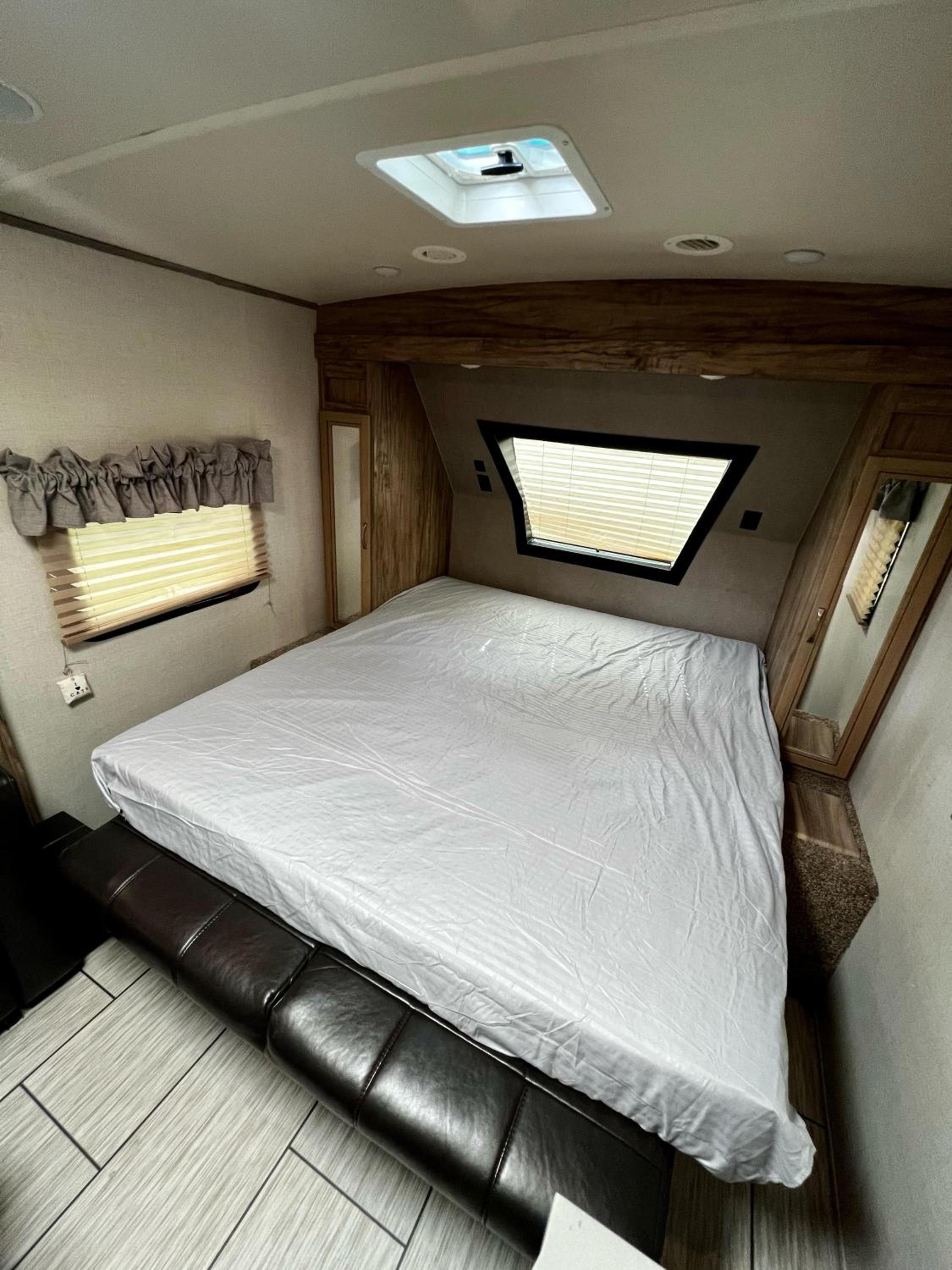 Mineral River Eco Caravan