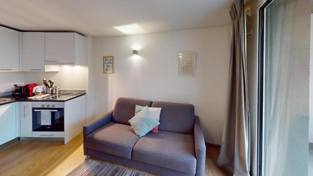 Fresh and Bright 1-Bedroom Centre Apartment - AL11