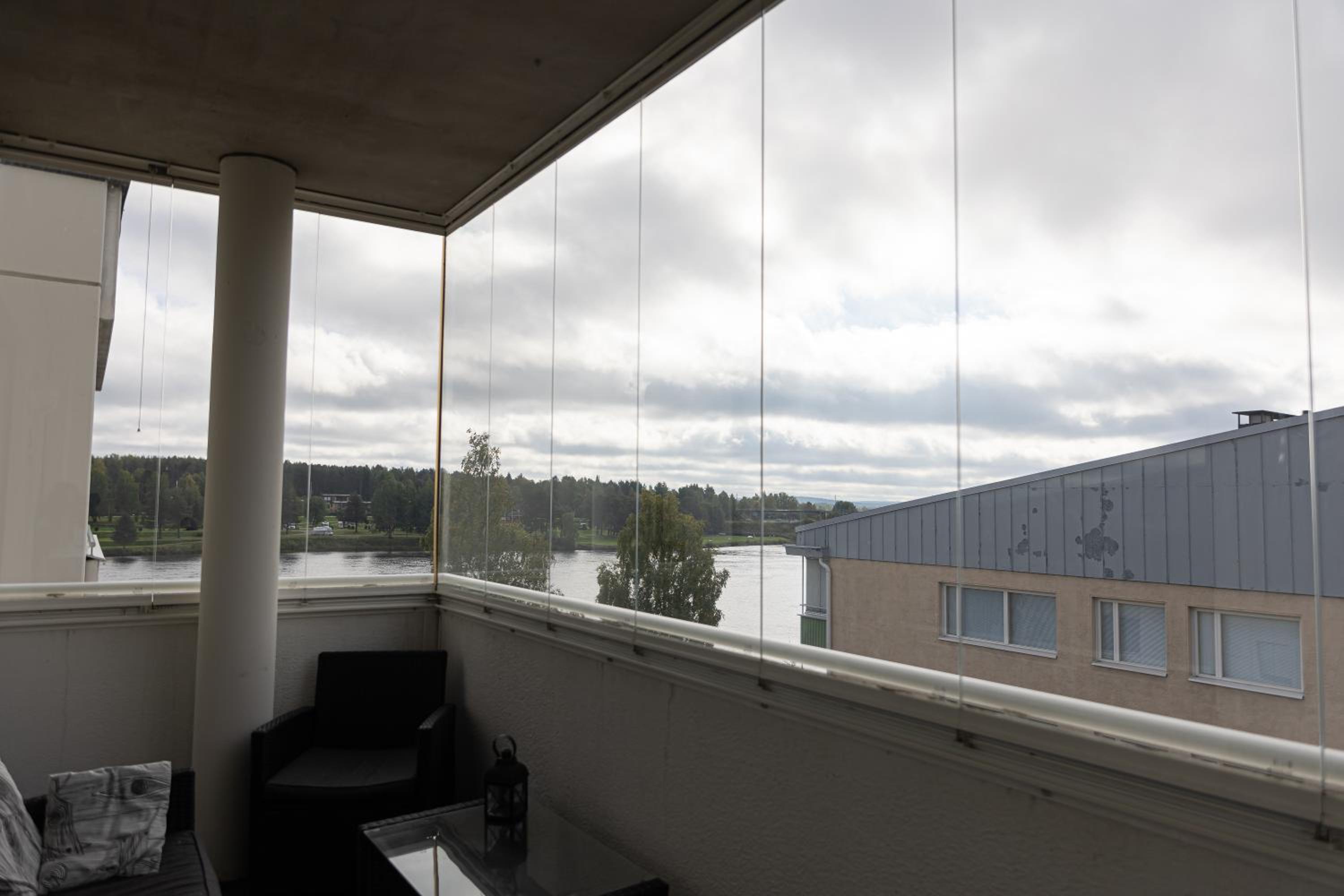 Riverside Suites by BookLapland