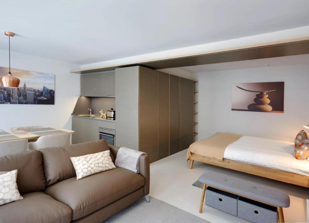 Contemporary Cosy Central Studio in Nyon - RM8