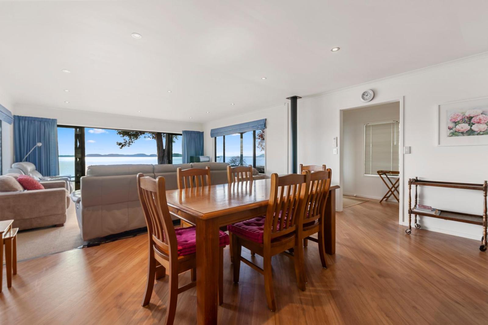 Waitetoko Waterfront - Waitetoko Holiday Home view 3