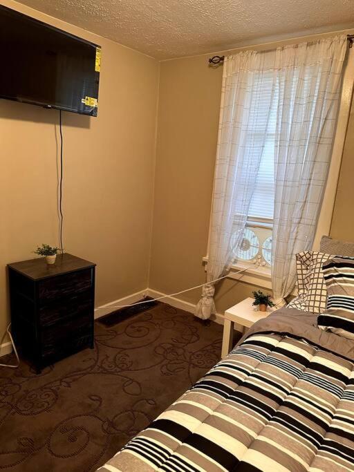 Modern Tiny Home Escape view 4